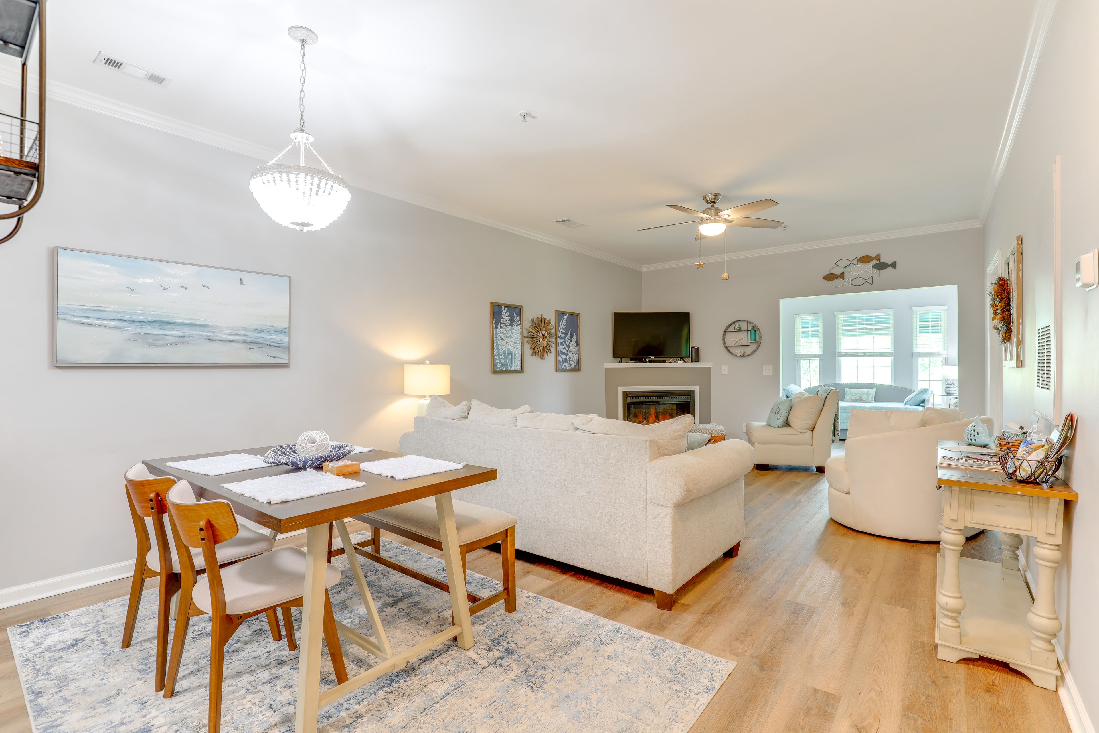 Open Living Space | Community Amenities | Beach Gear