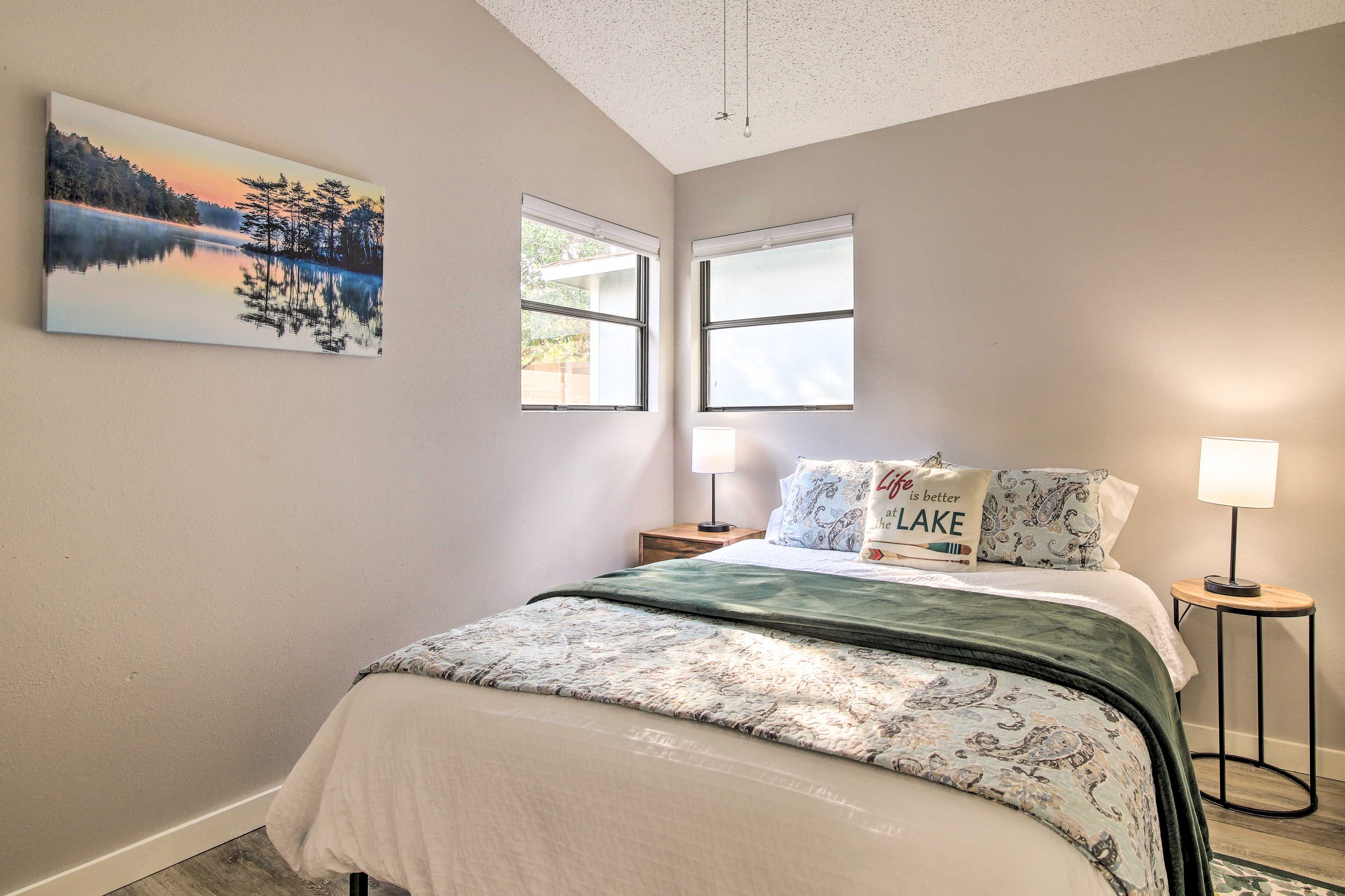 Bedroom 3 | Queen Bed