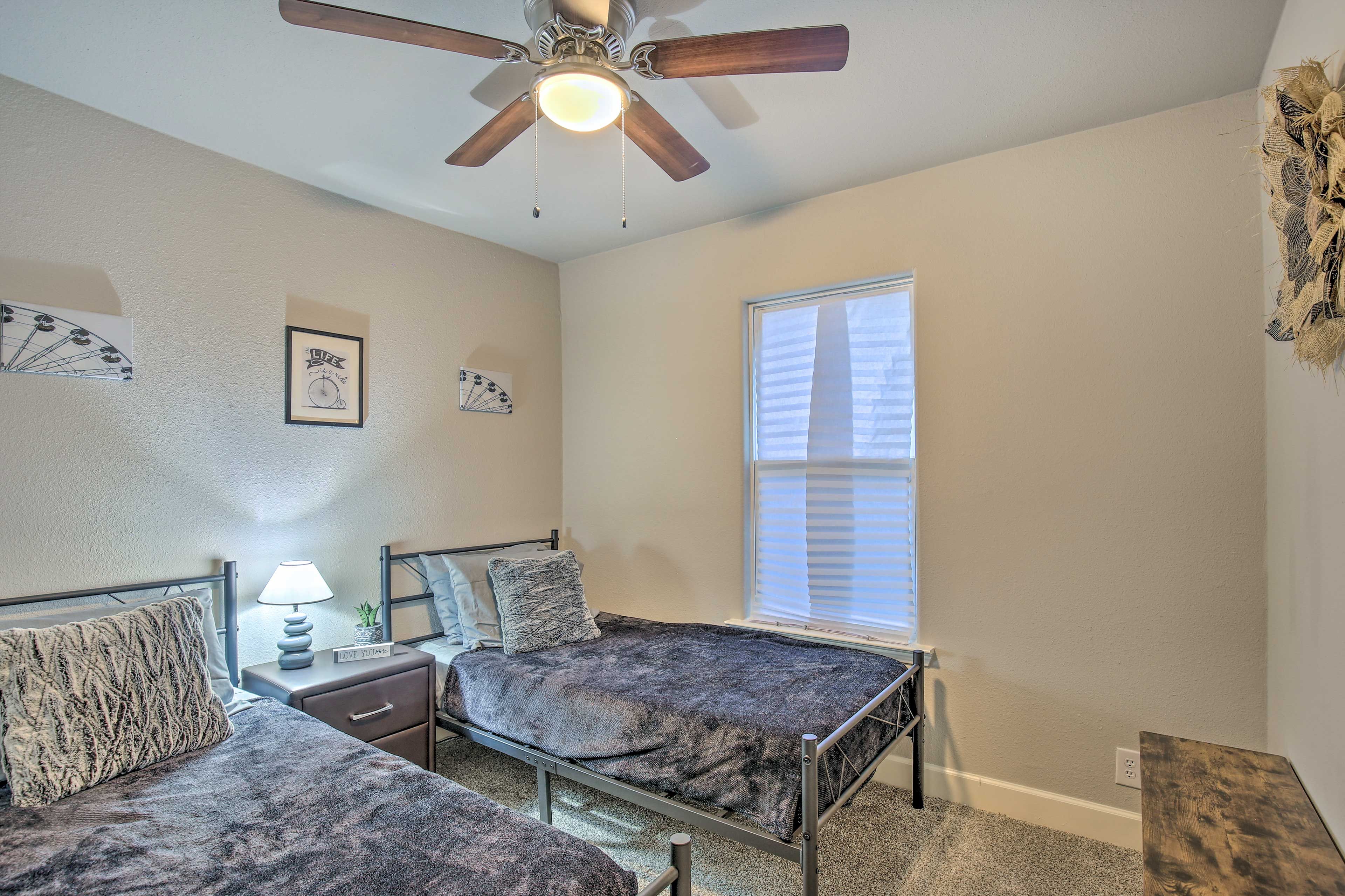 Bedroom 3 | 2 Twin Beds | Additional Sleeping | Queen Air Mattress