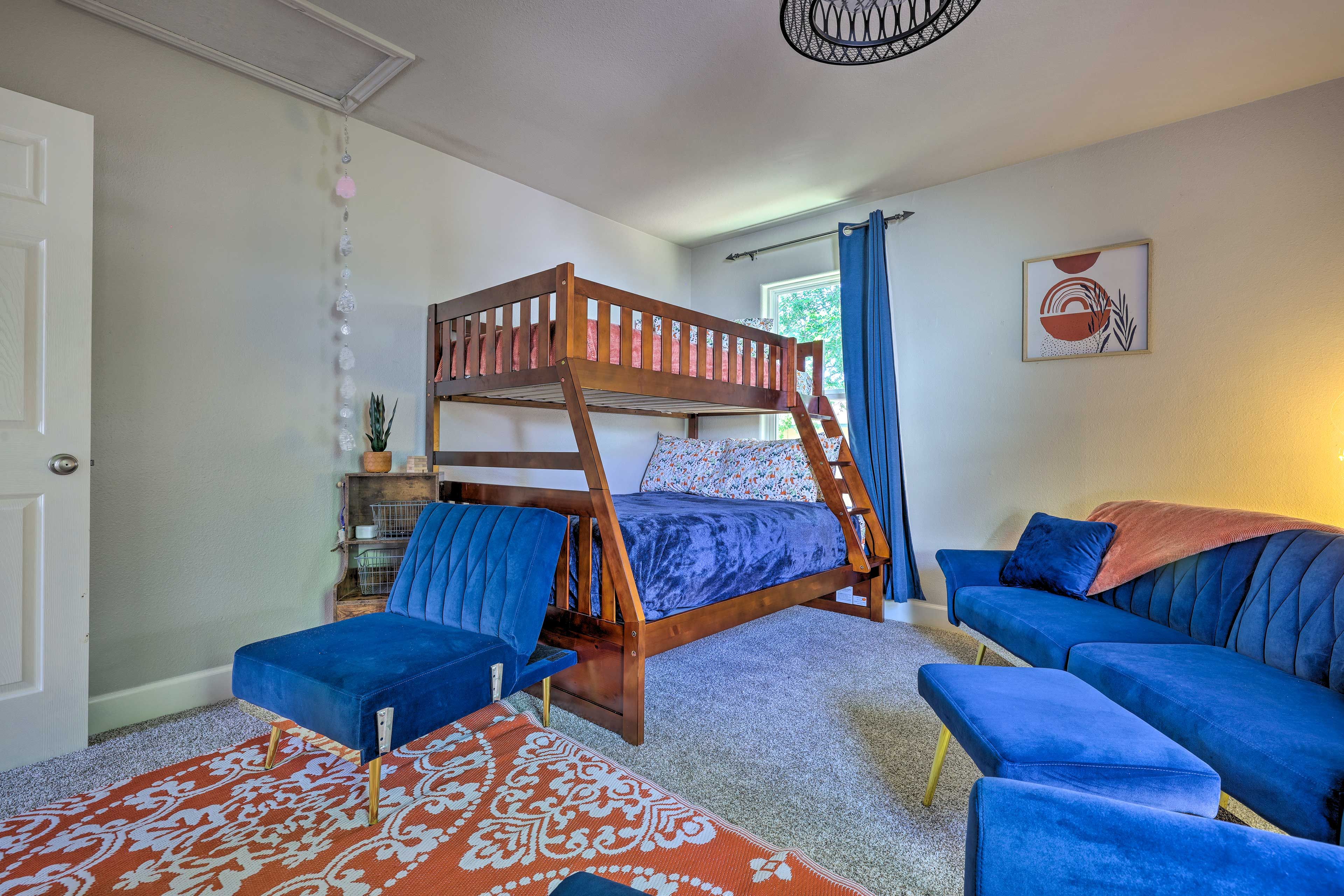Bedroom 2 | Twin/Full Bunk Bed | Sleeper Sofa