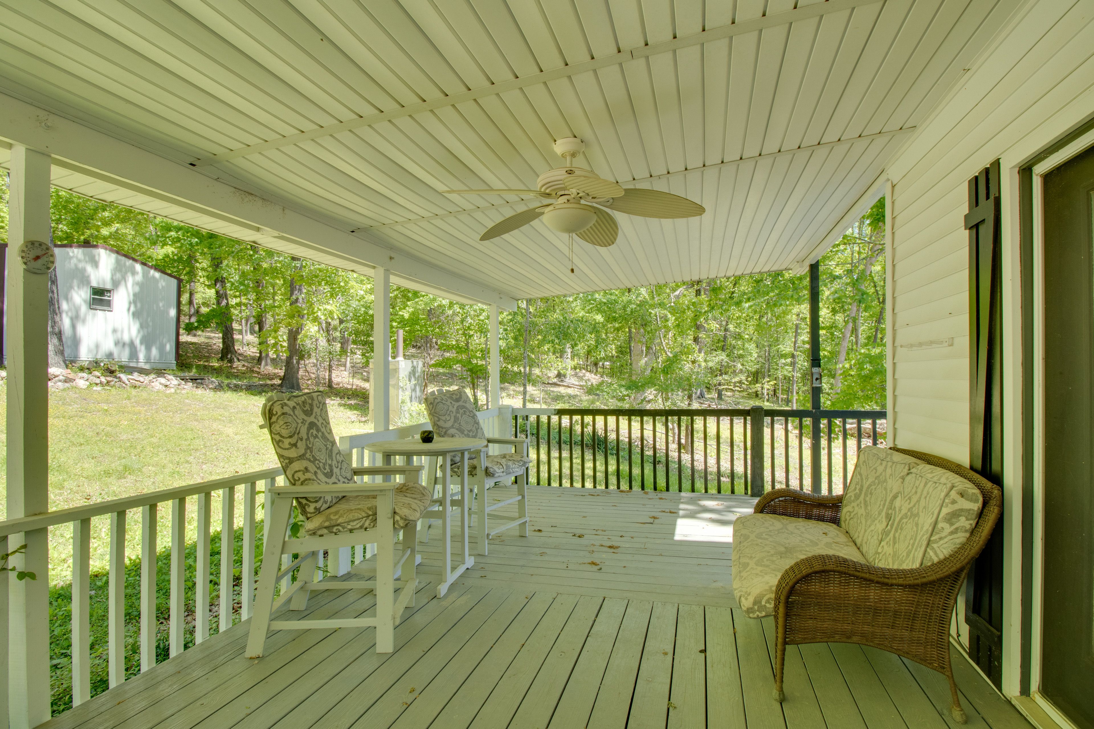 Wraparound Deck | Outdoor Dining Area