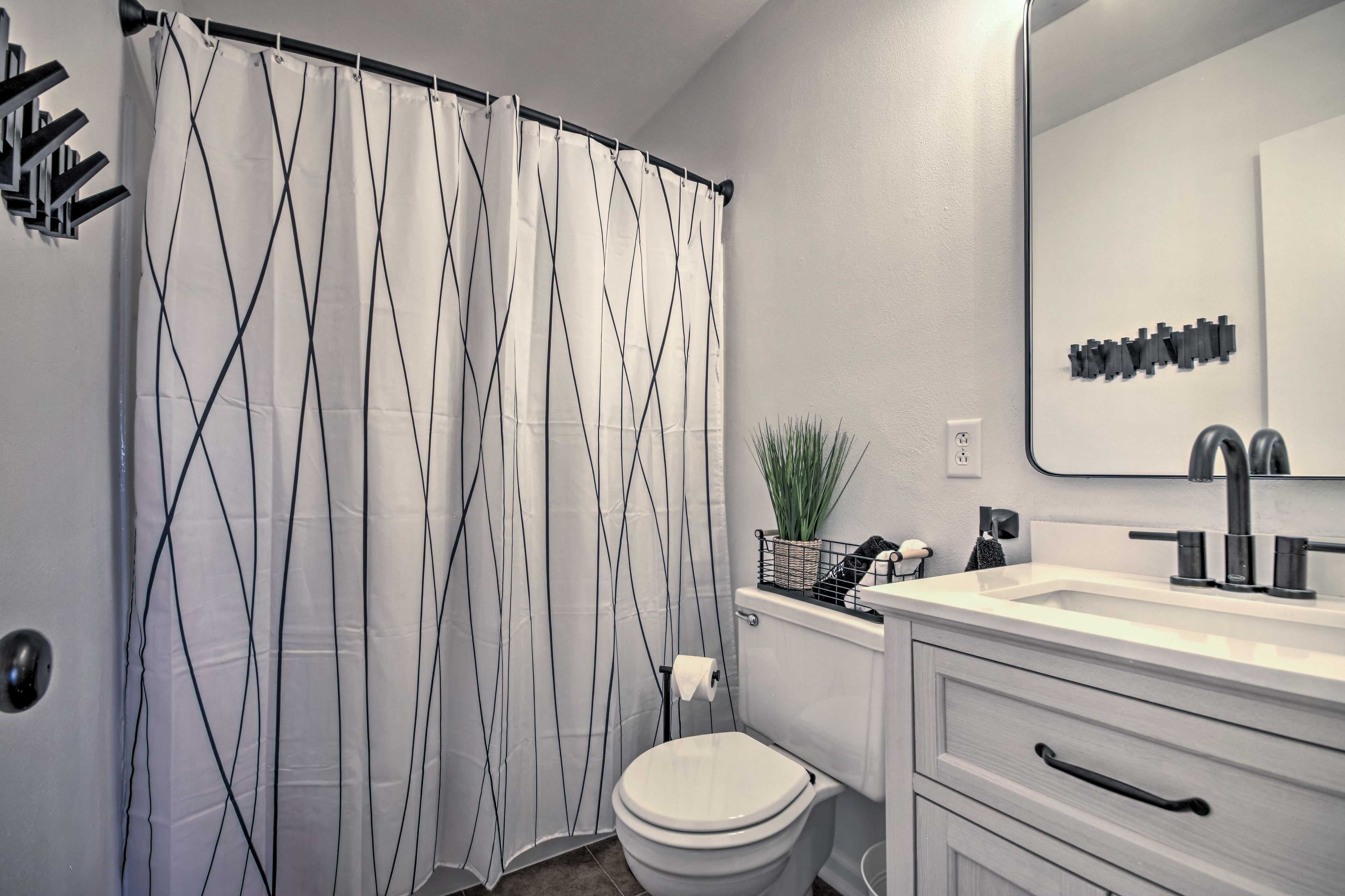 Full Bathroom | Complimentary Toiletries | Hair Dryer | Towels Provided