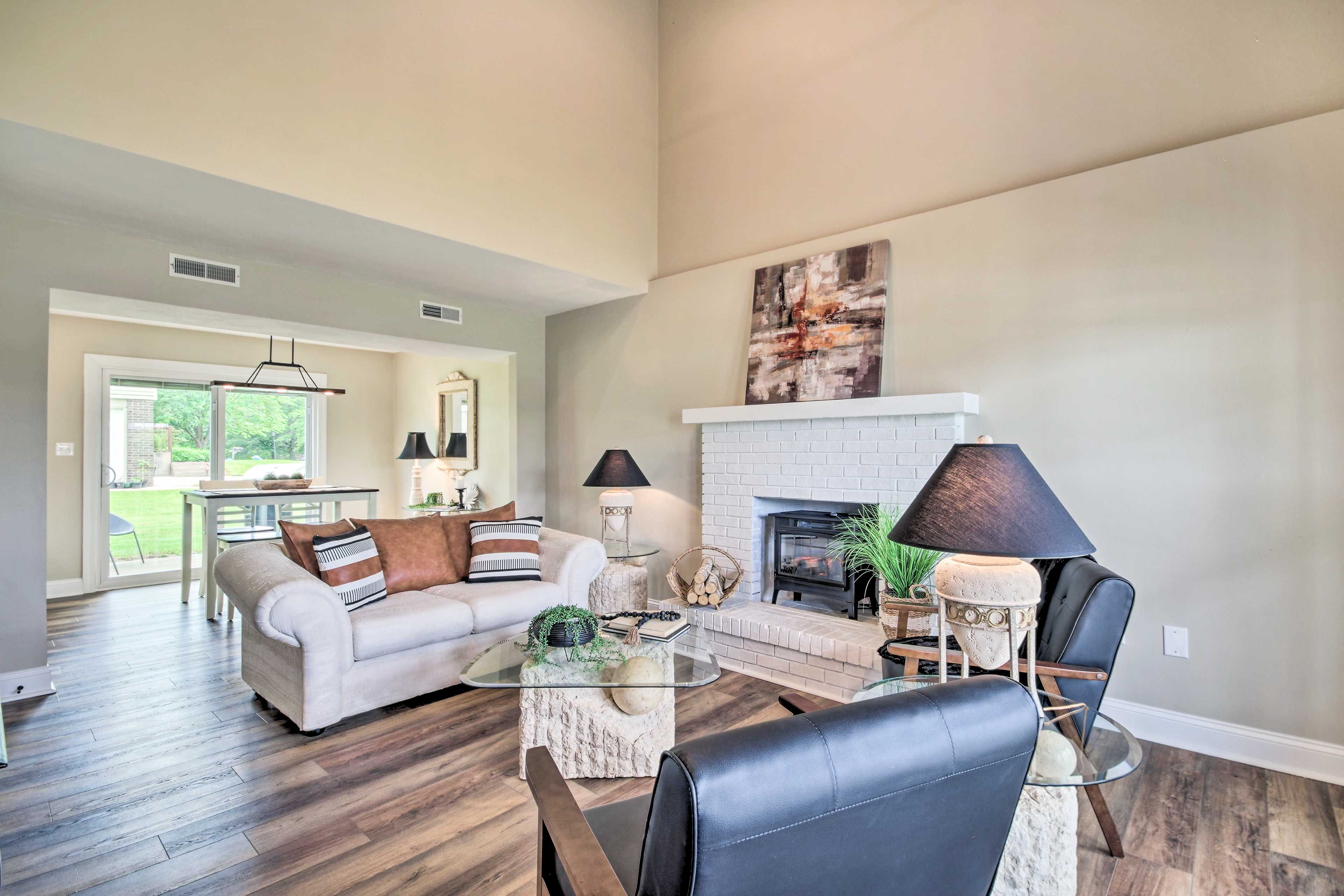Living Room | Smart TV | Central A/C & Heating | Electric Space Heater