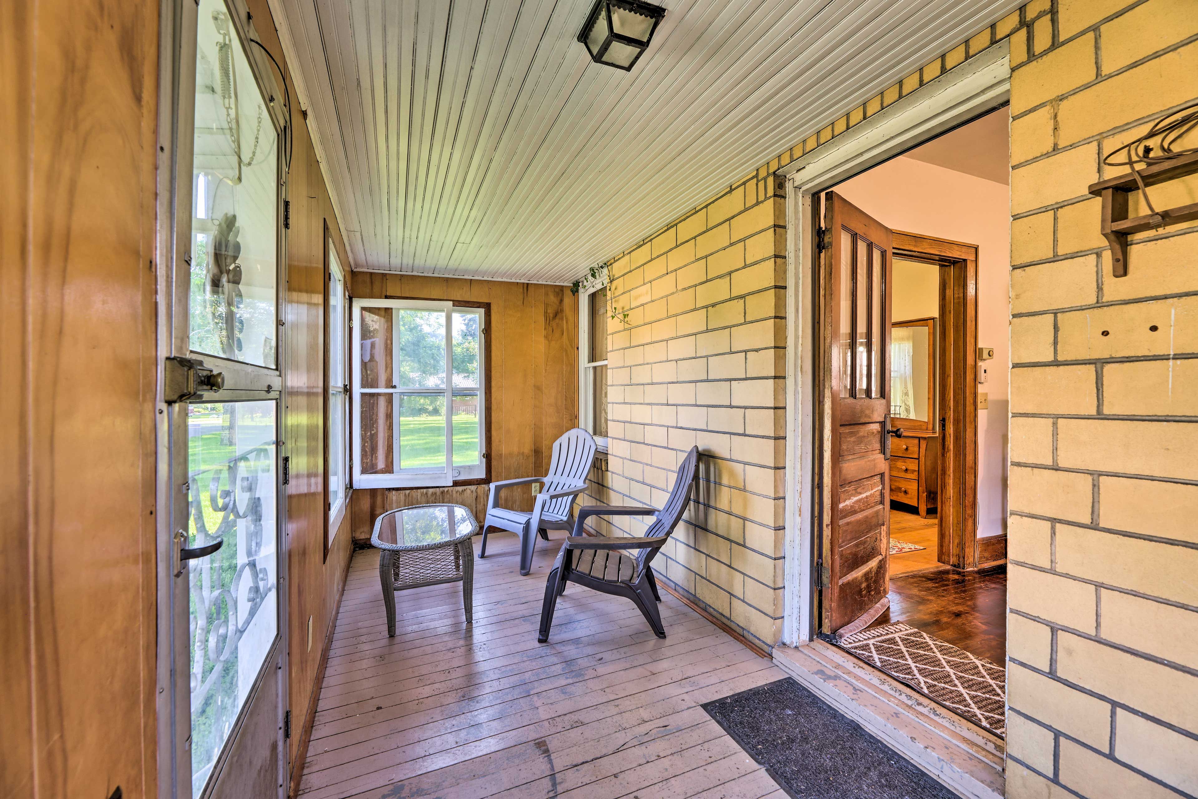 Enclosed Porch | Entrance