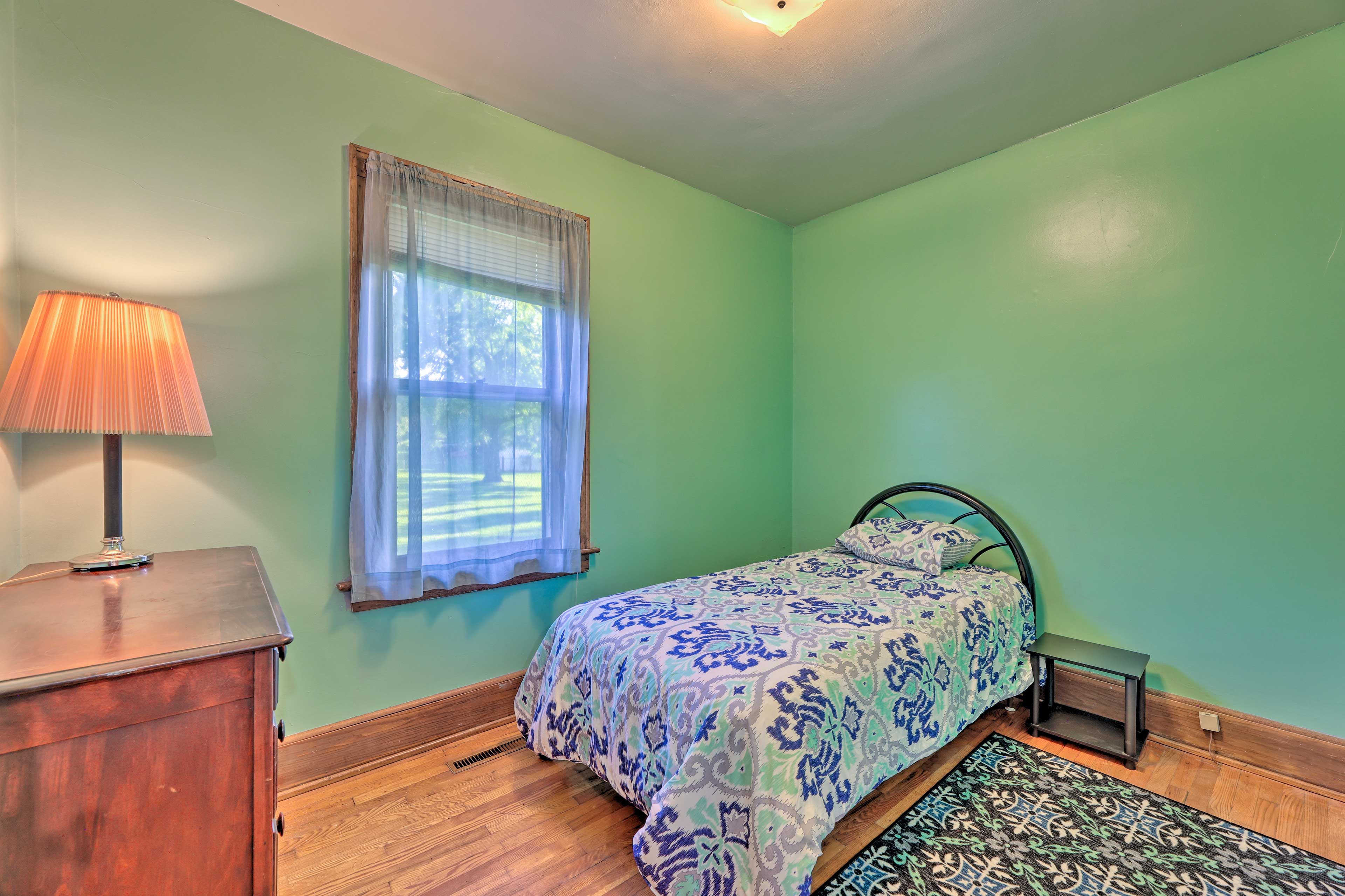Bedroom 3 | Main Level | Twin Bed