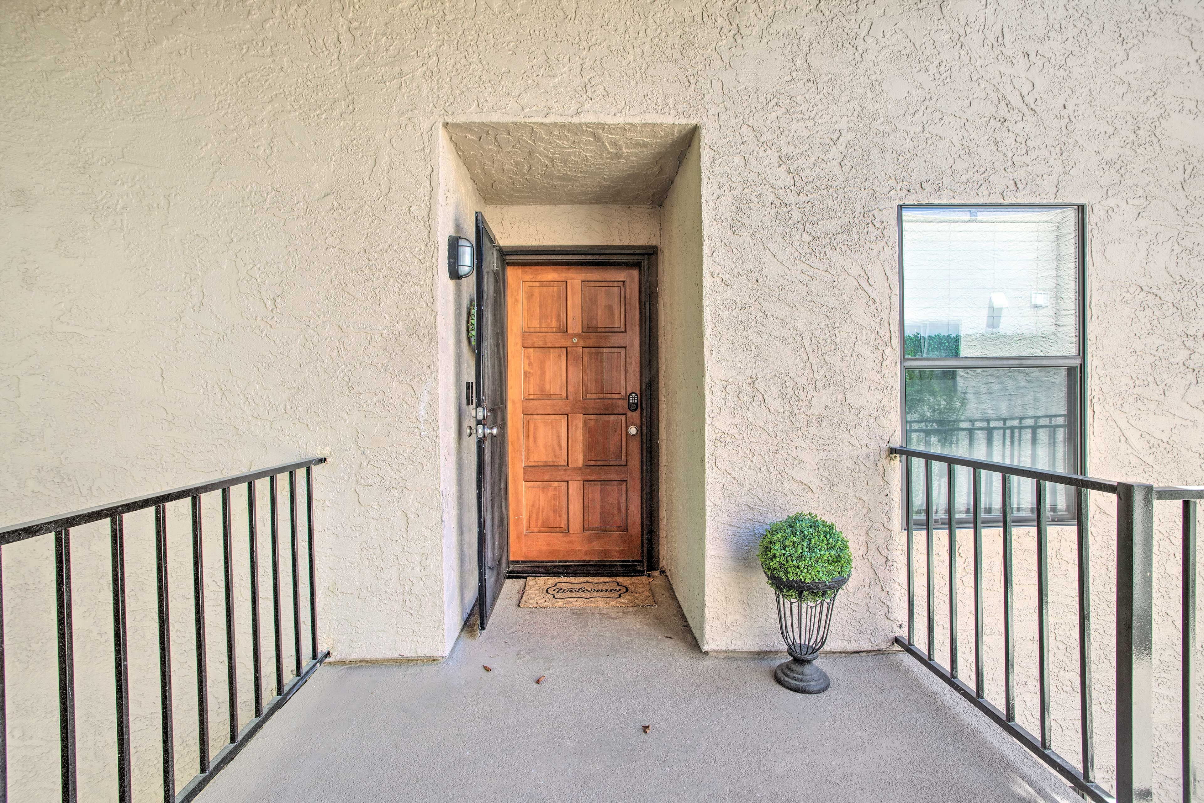 Front Entrance | Keyless Entry
