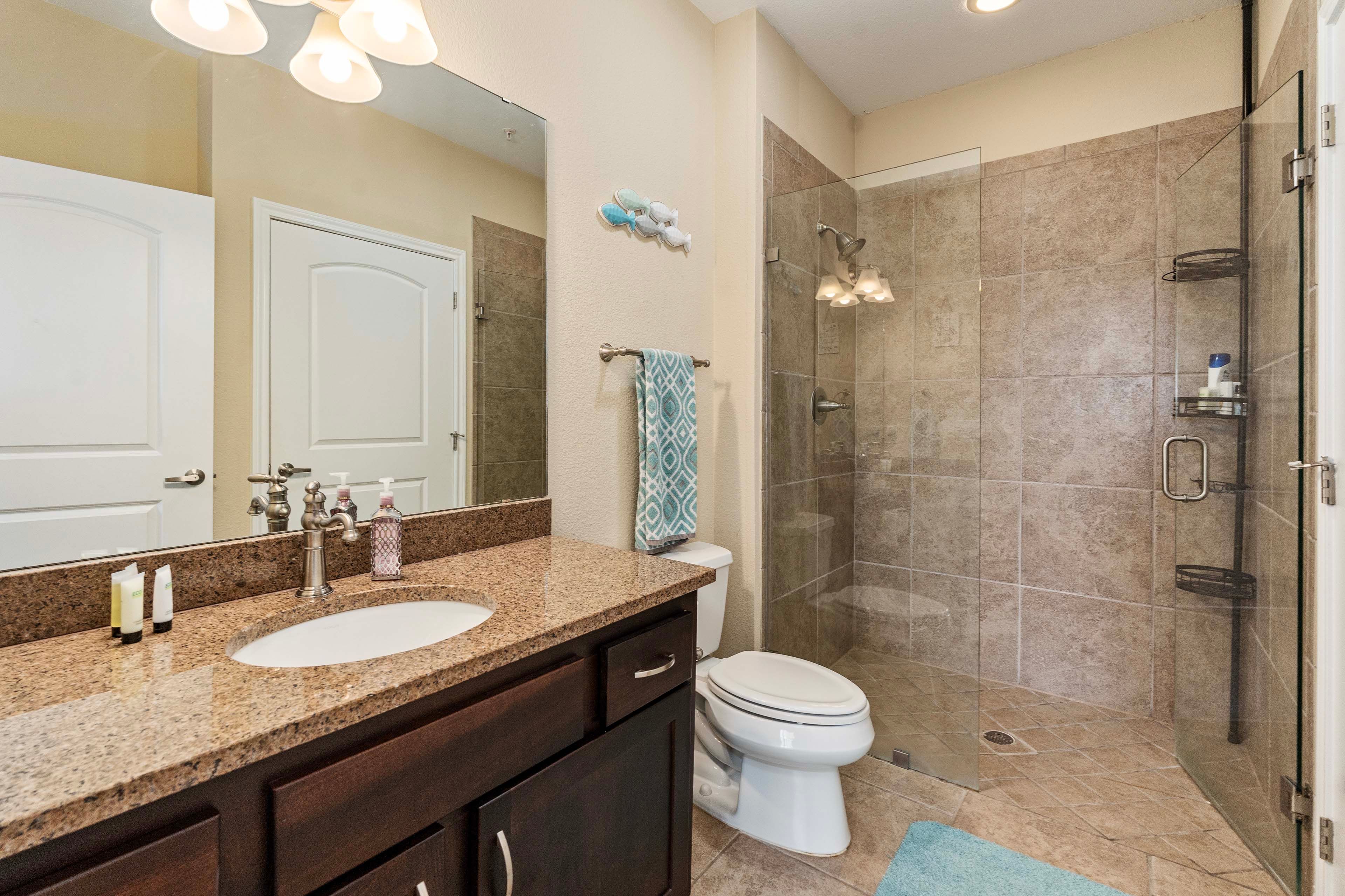 Full Bathroom | Towels Provided