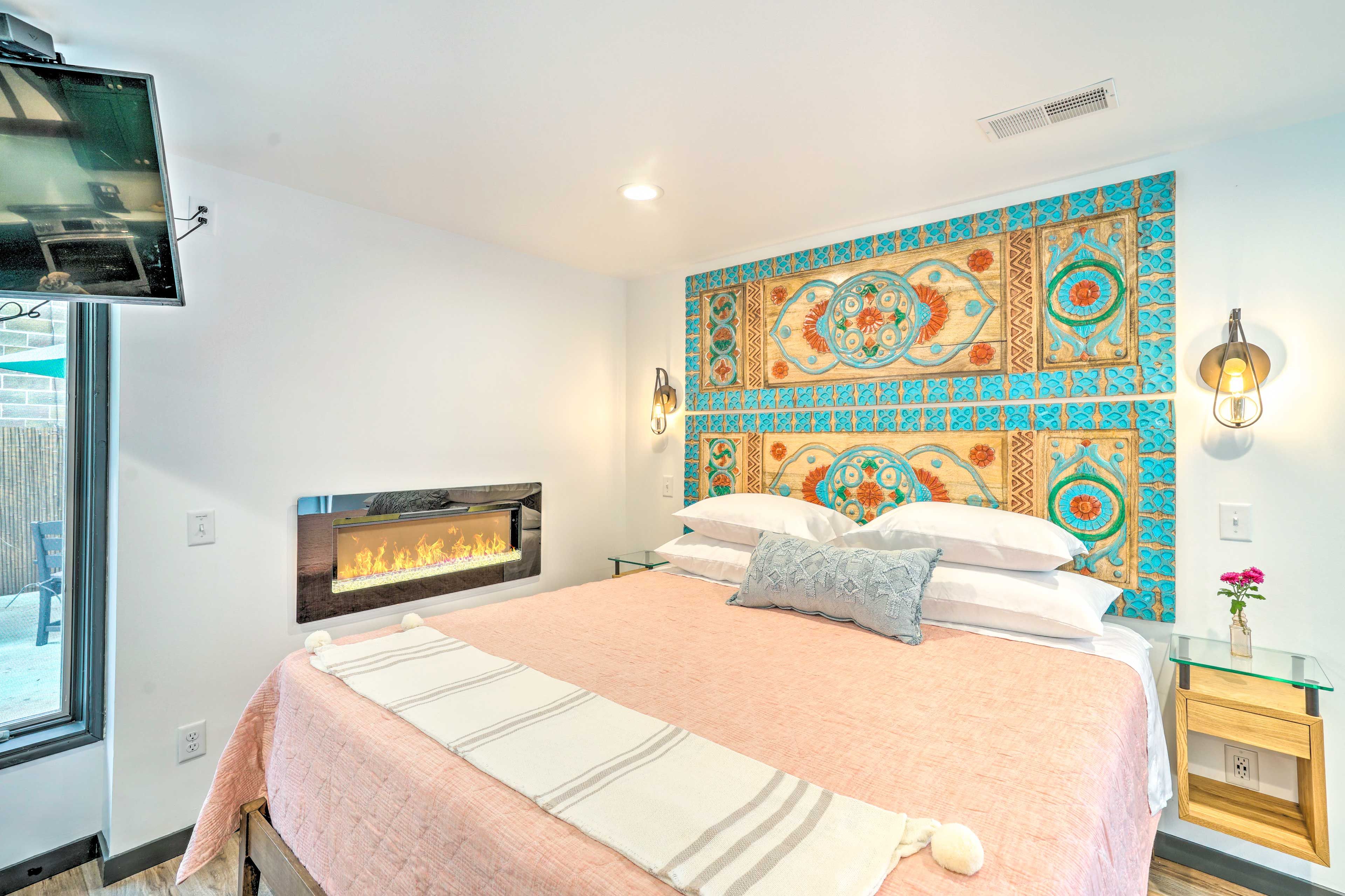 Living Room | Queen Sleeper Sofa | Infrared Fireplace