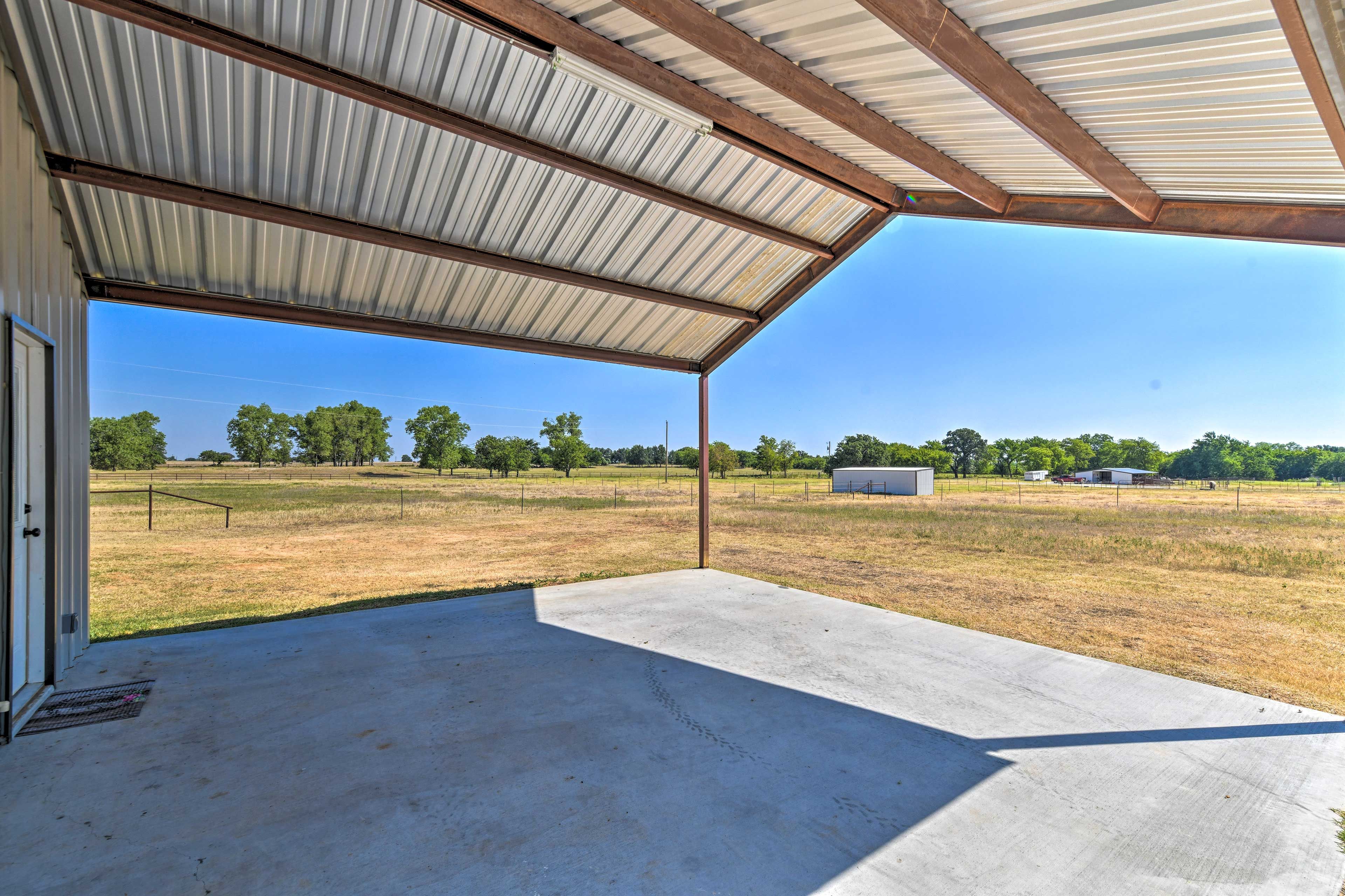 Parking | Carport (2 Vehicles) | Driveway (4 Vehicles) | RV/Trailer Parking