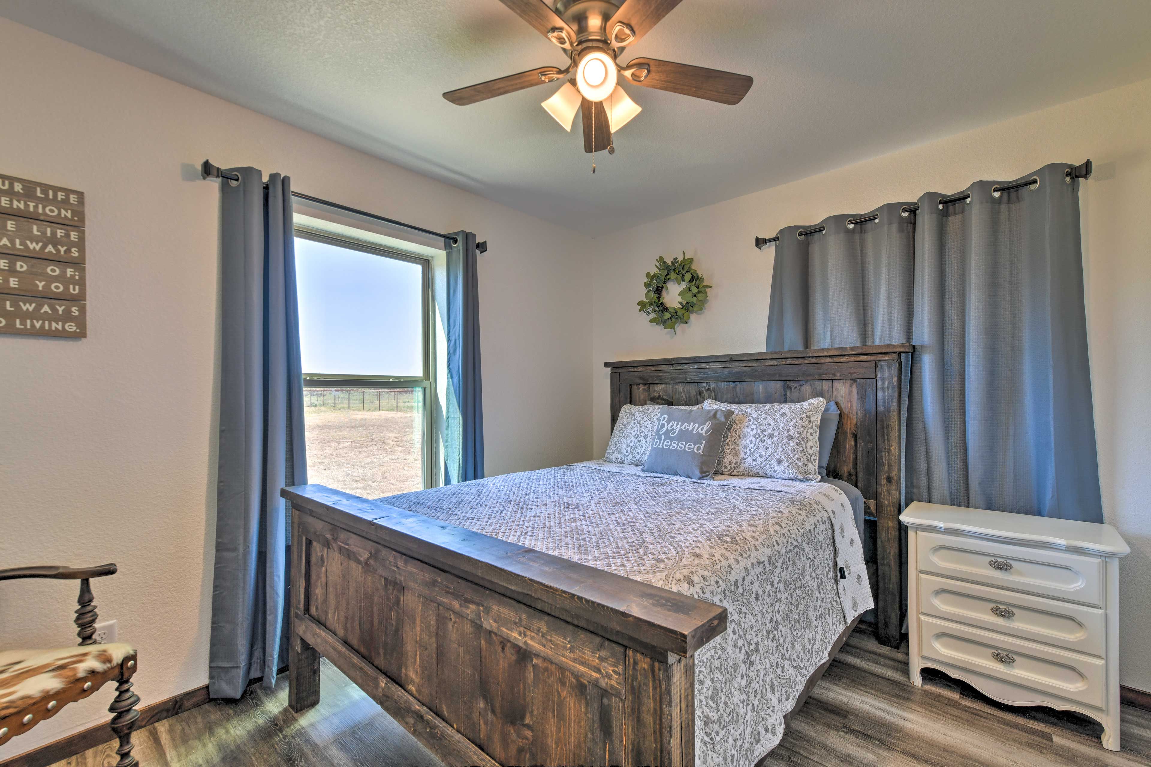 Bedroom 2 | Queen Bed