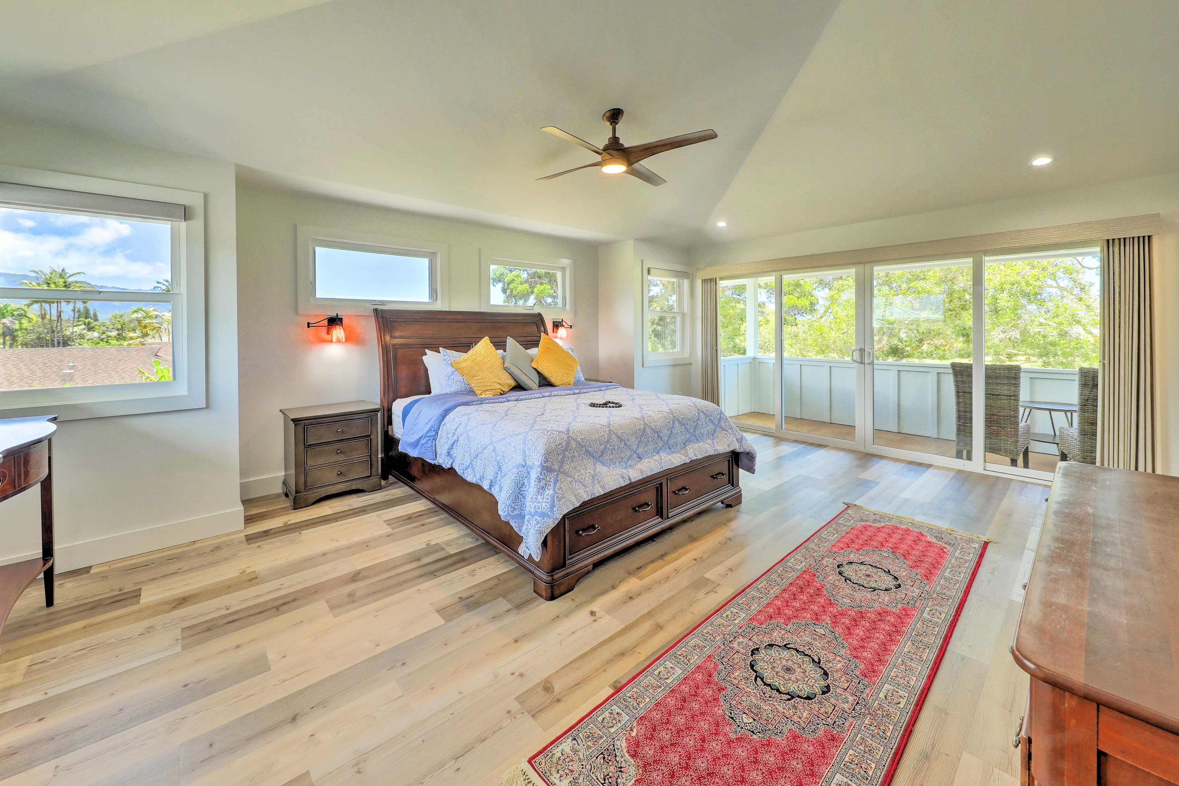 Bedroom Suite 1 | King Bed | Linens Provided | En-Suite Bathroom