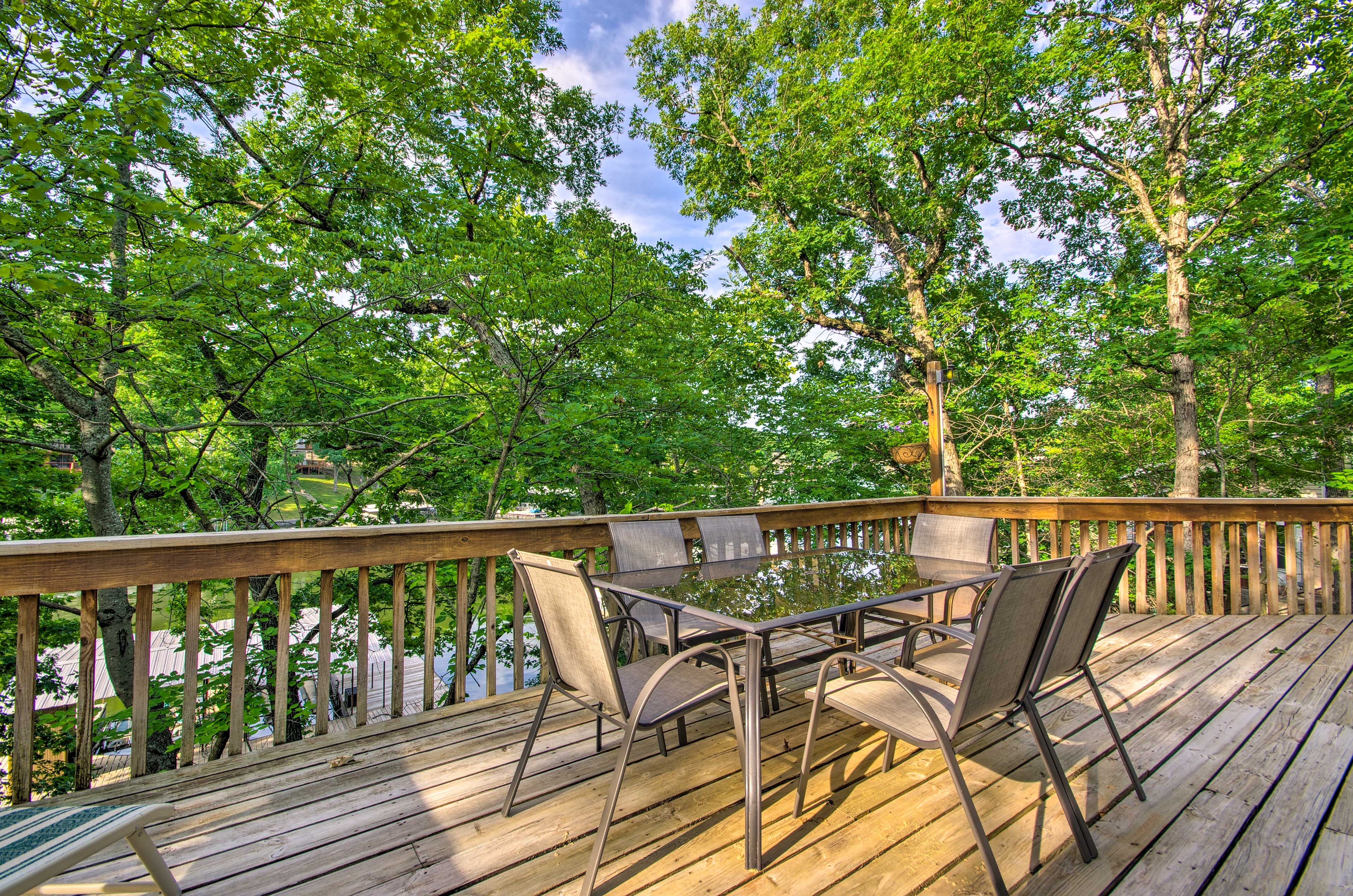 Upper Deck | Gas Grill (Propane Provided)