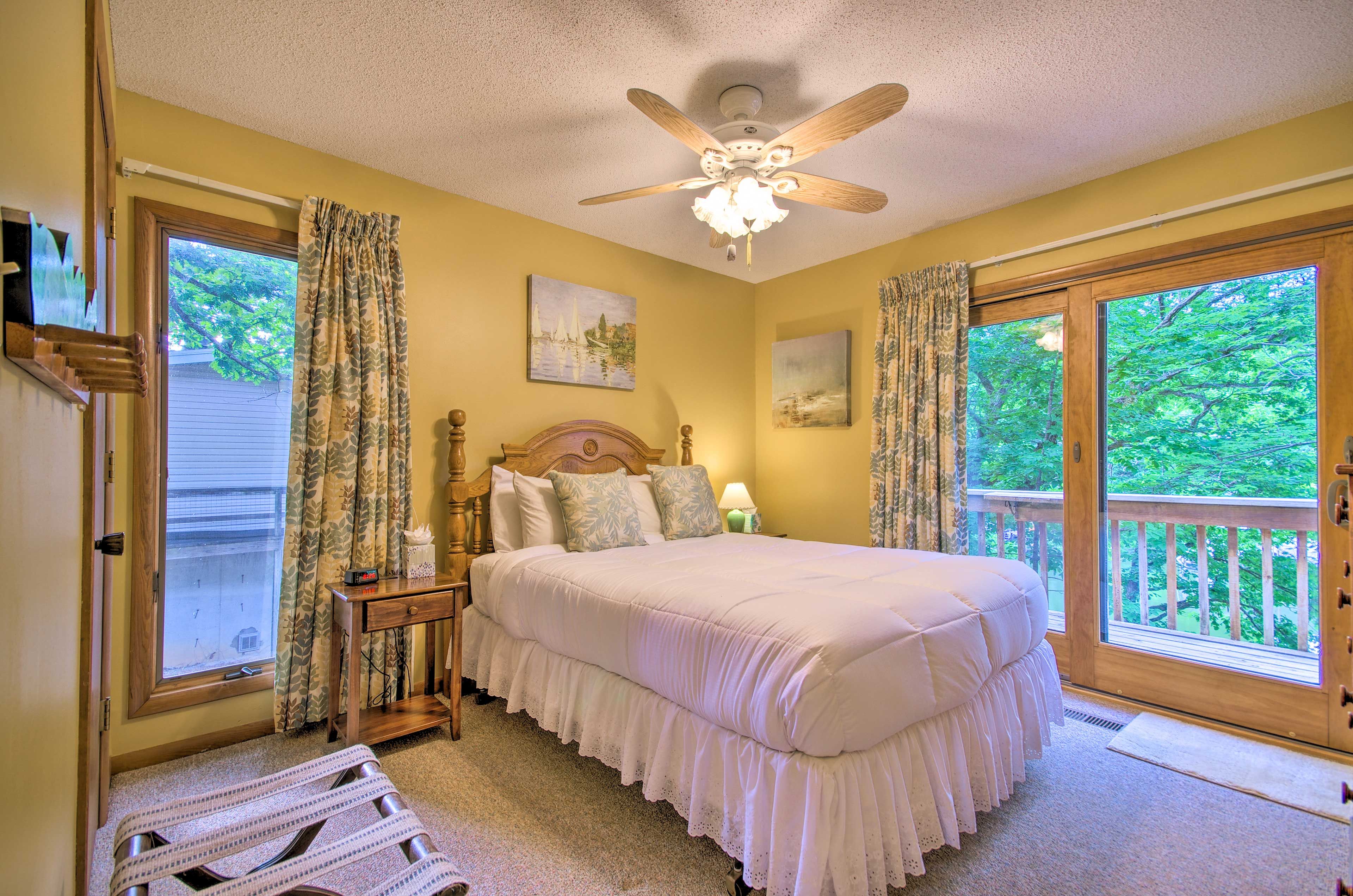 Bedroom 1 | Queen Bed | Linens Provided | Main Floor