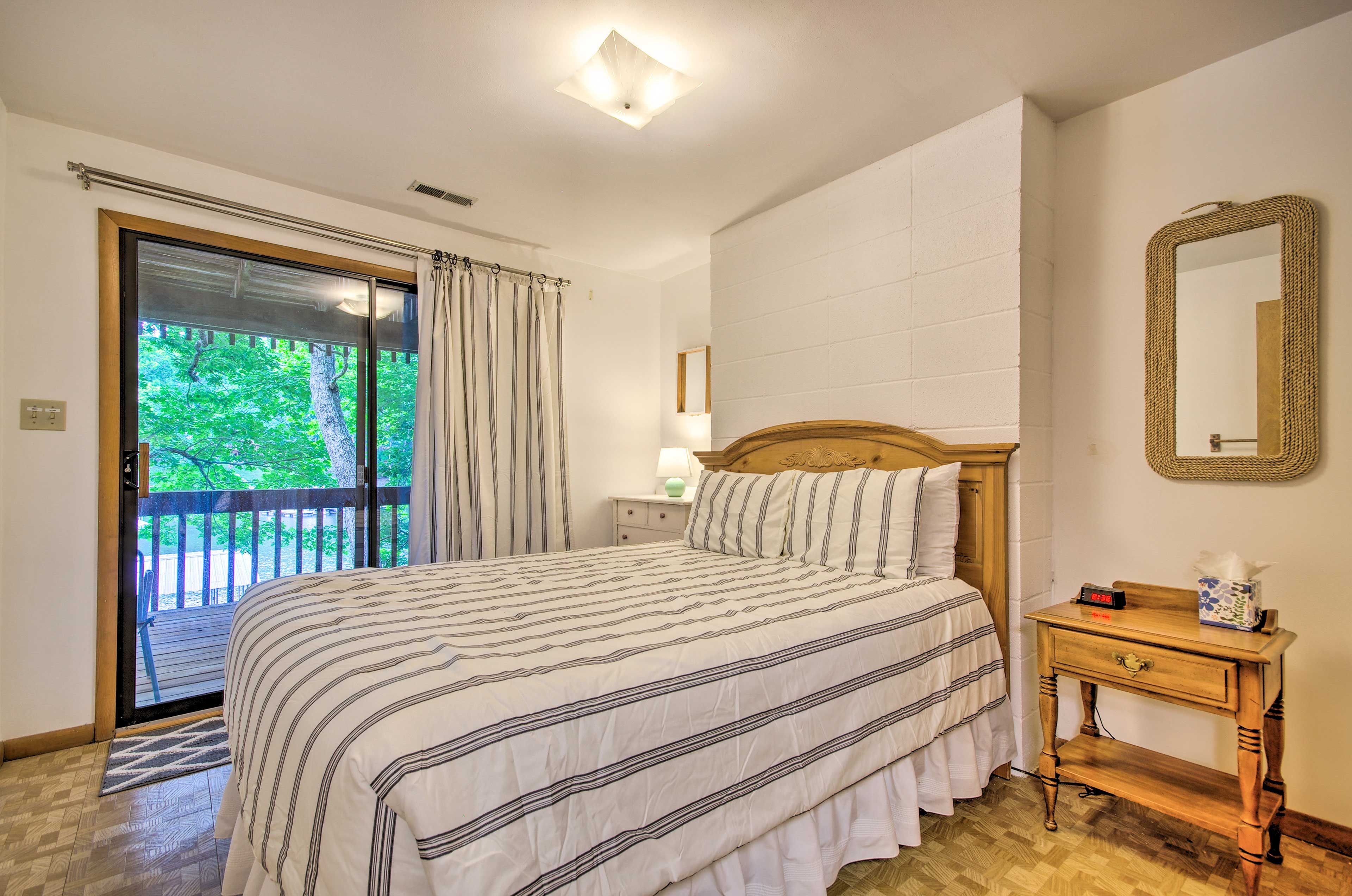 Bedroom 4 | Queen Bed | Lower Floor
