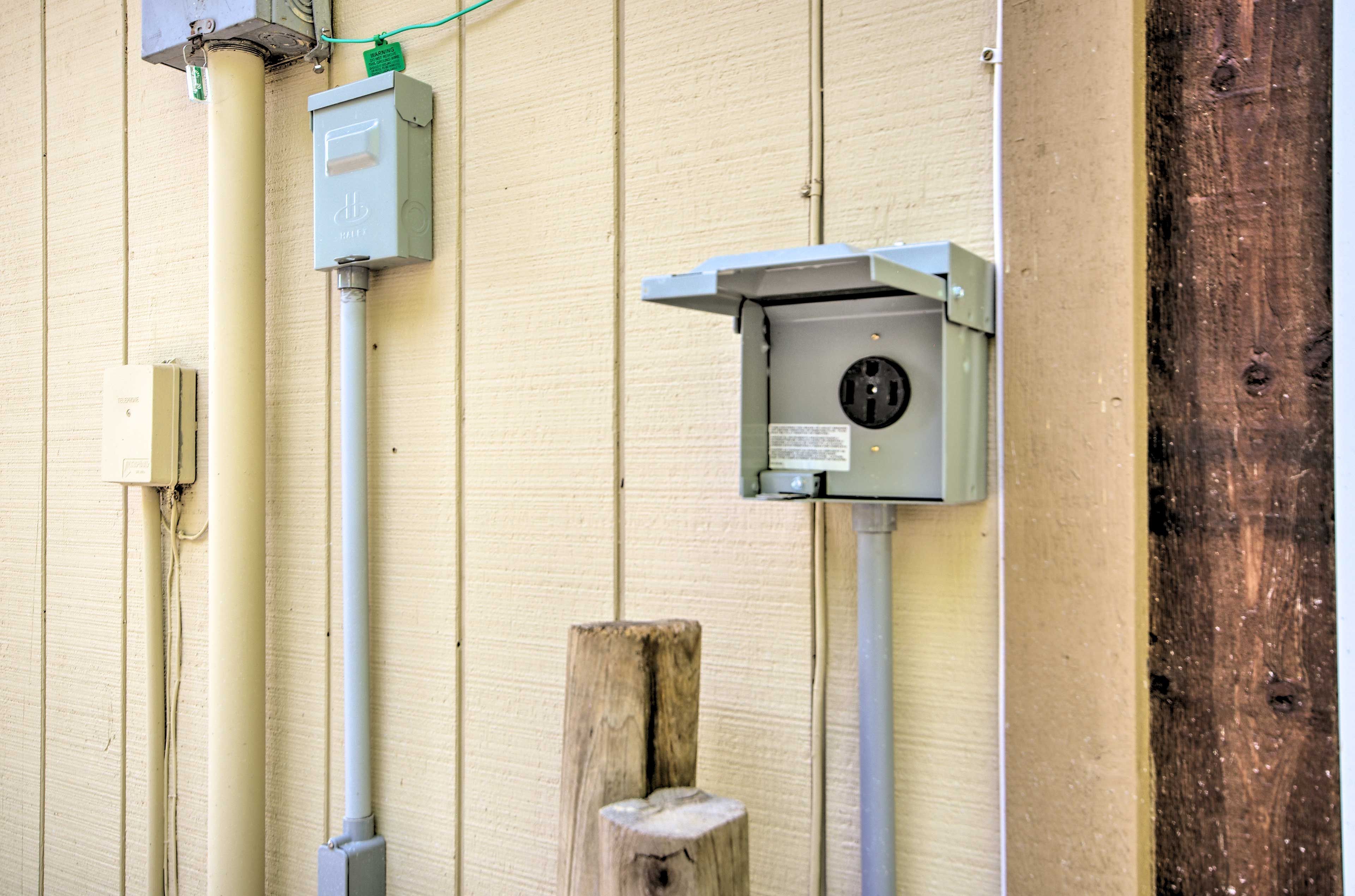Level 2 Electric Vehicle Charging Outlet (14-50)