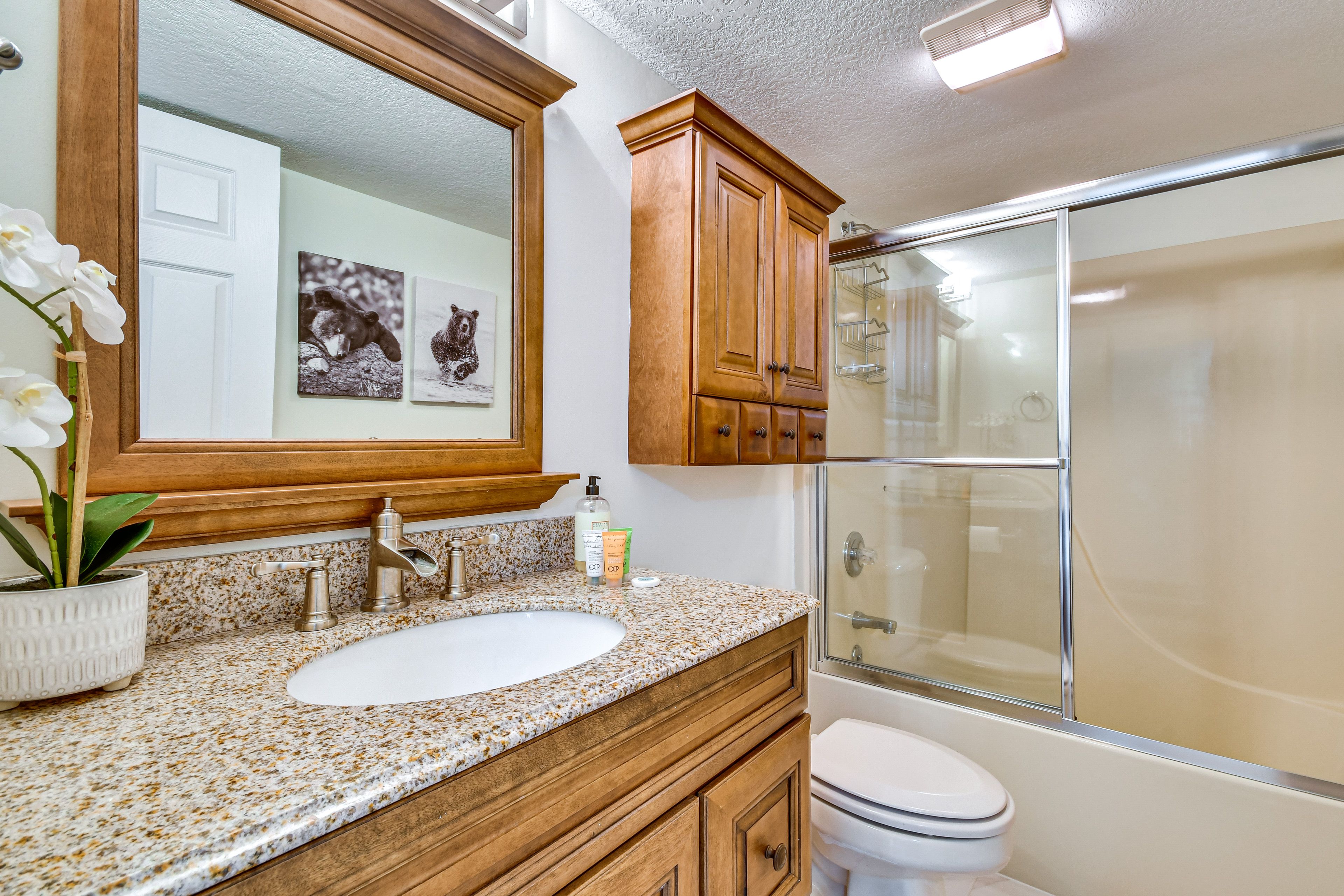 Full Bathroom