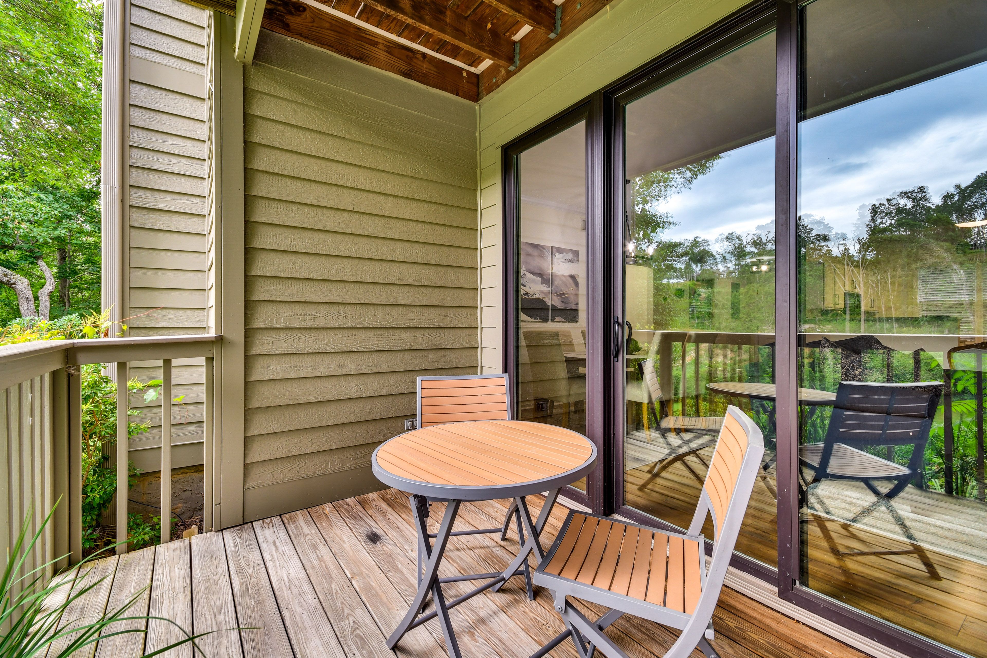 Balcony | Golf Course Views
