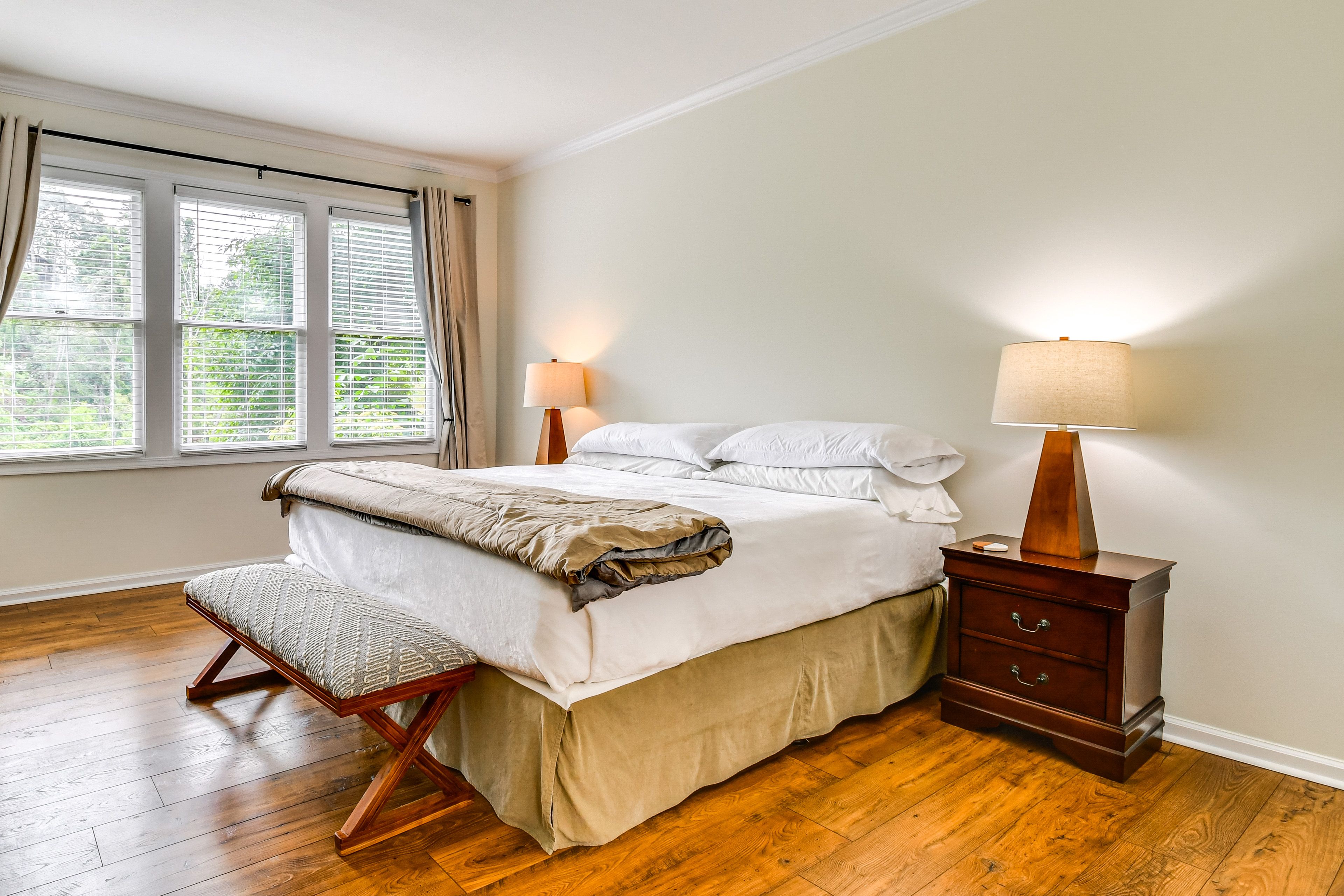 Bedroom 1 | King Bed
