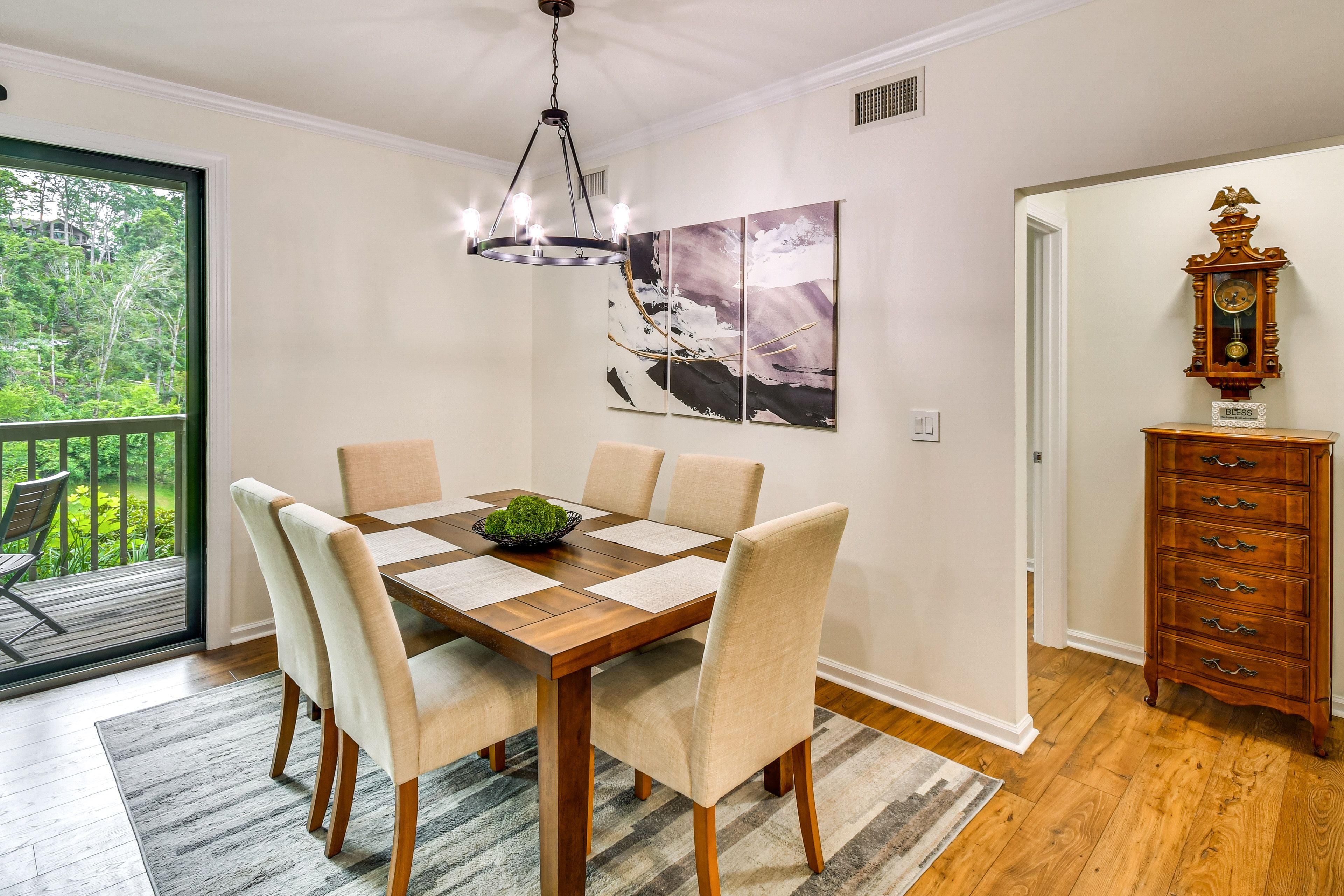 Dining Area | Dishware & Flatware