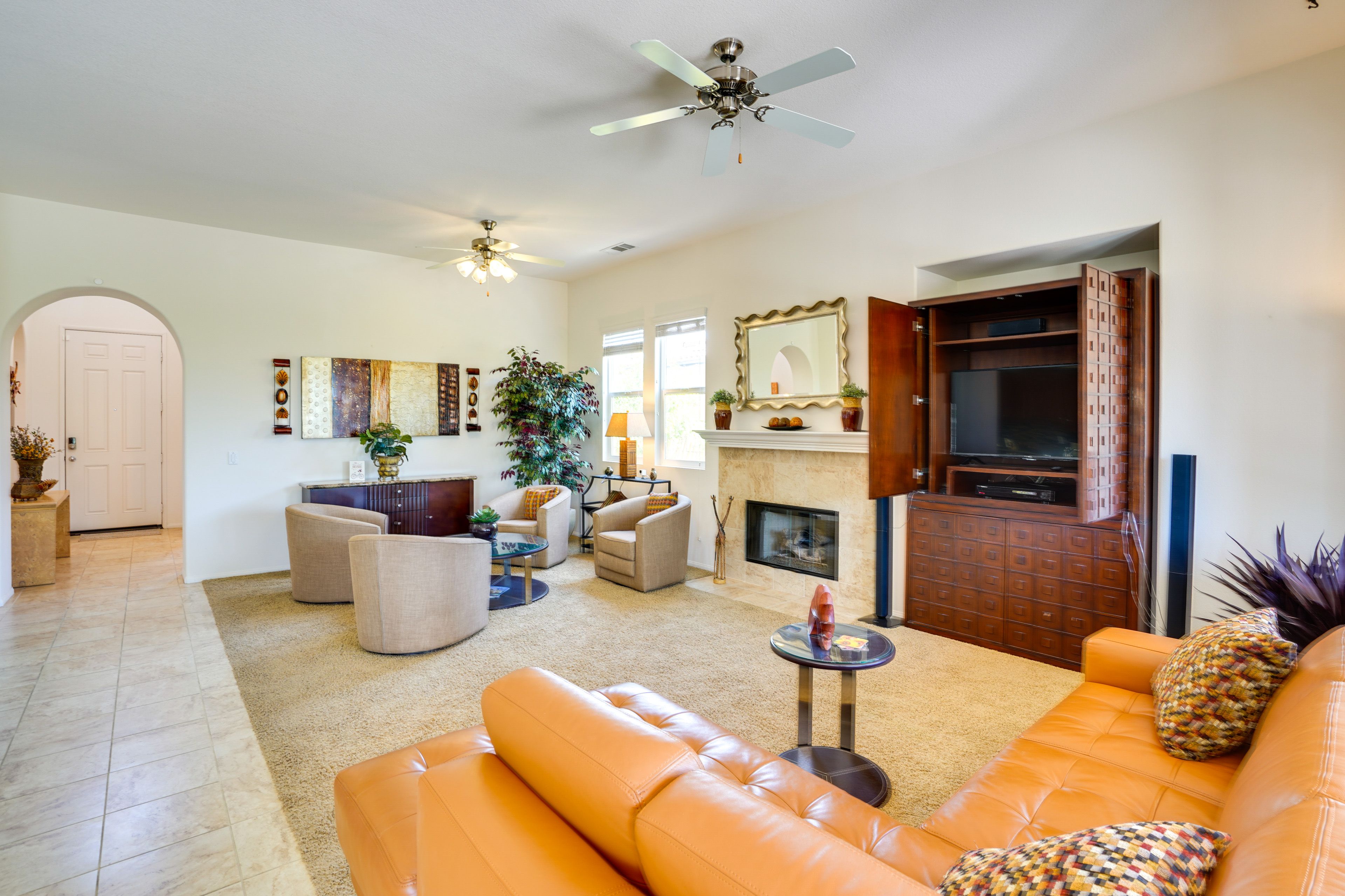 Living Room | Free WiFi | Smart TV