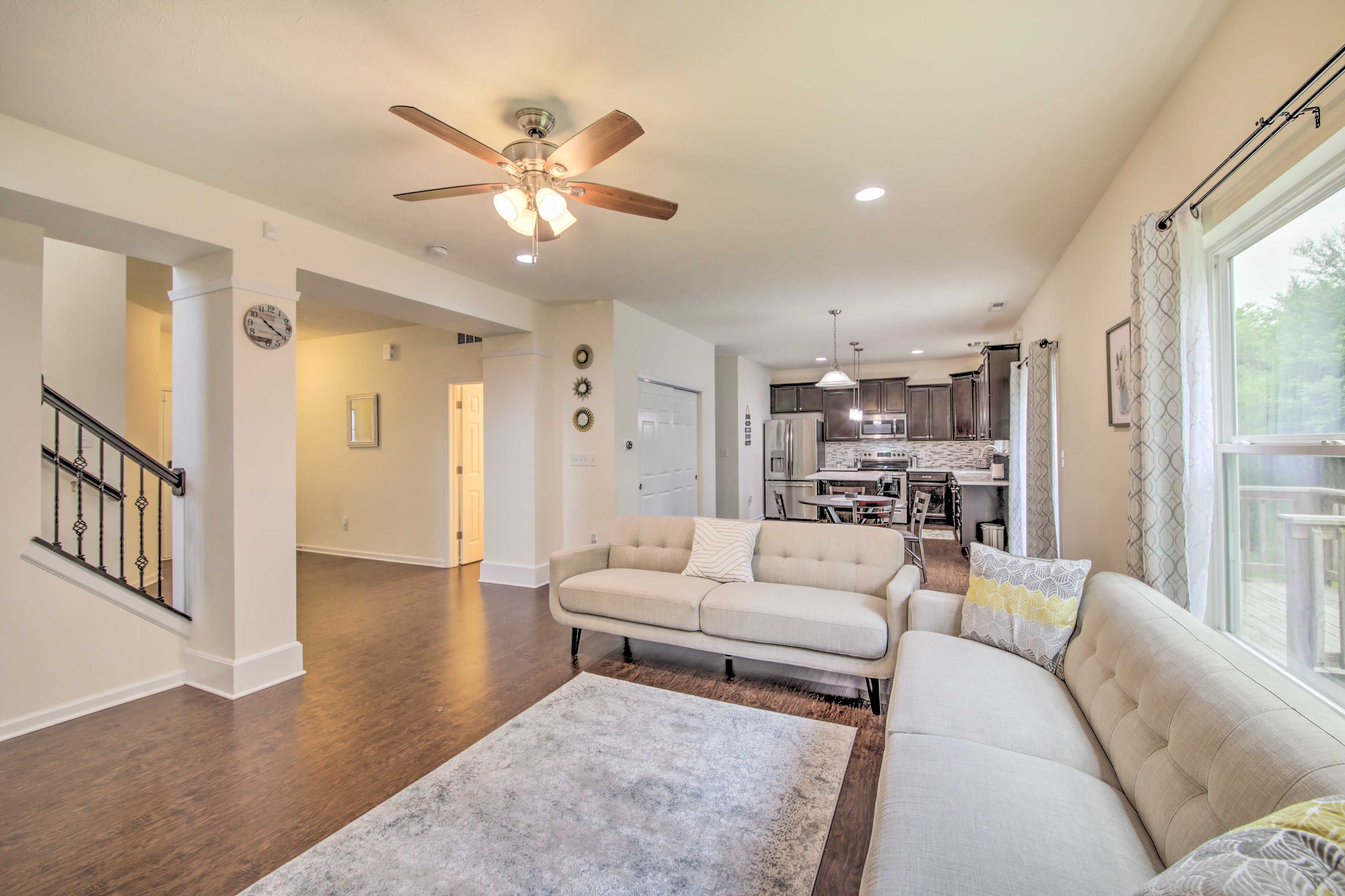 Living Room | Smart TV | Free WiFi