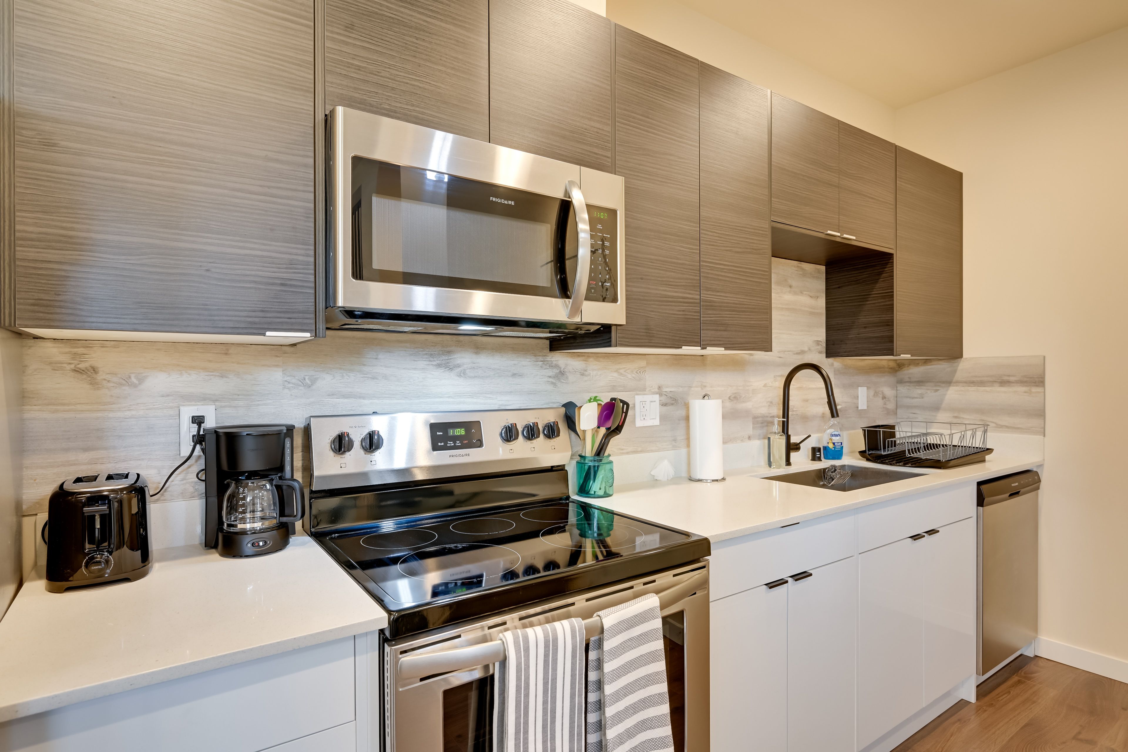 Kitchen | Cooking Basics | Cooking Spices | Dishware/Flatware | 1st Floor