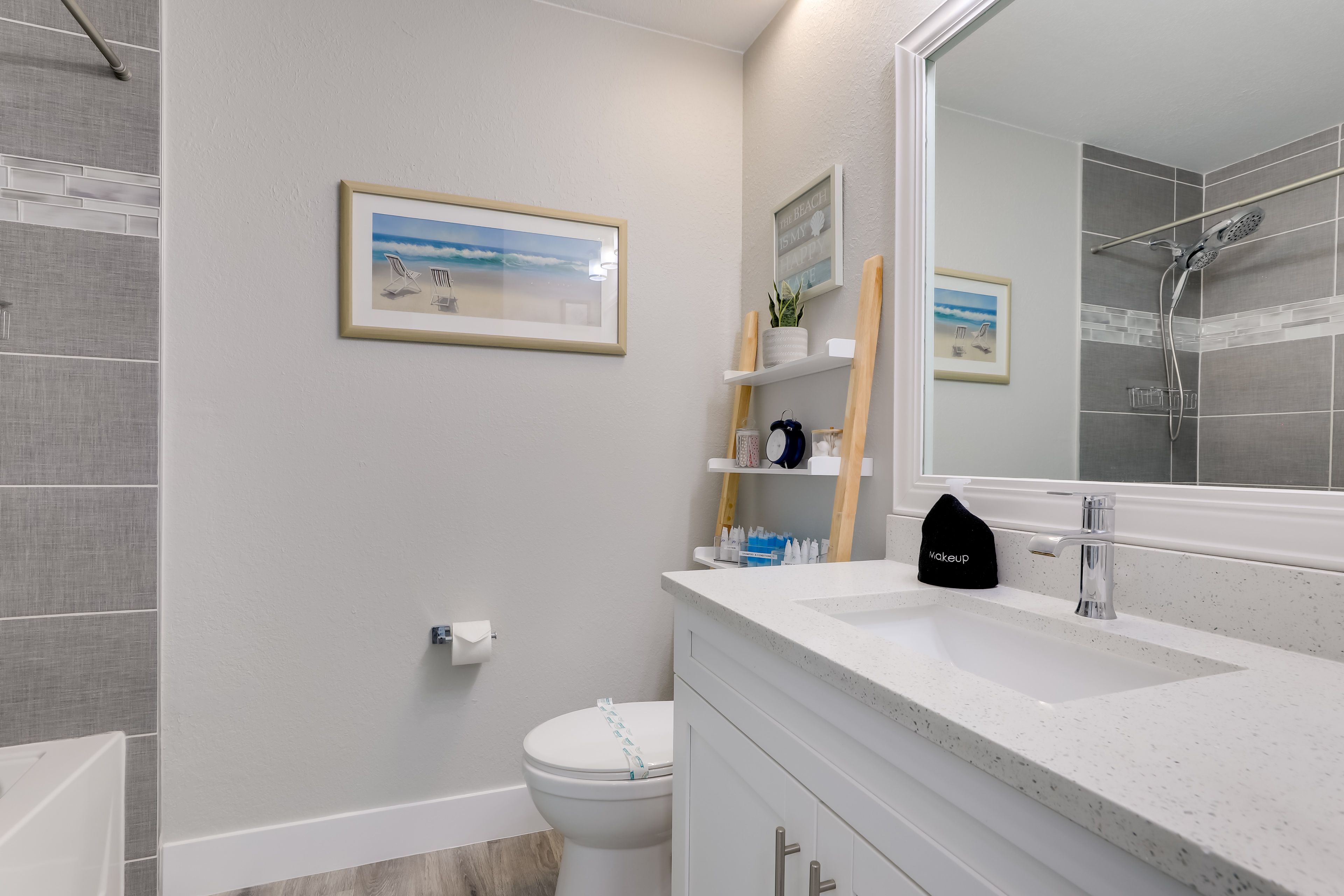 Bathroom | Upper Level