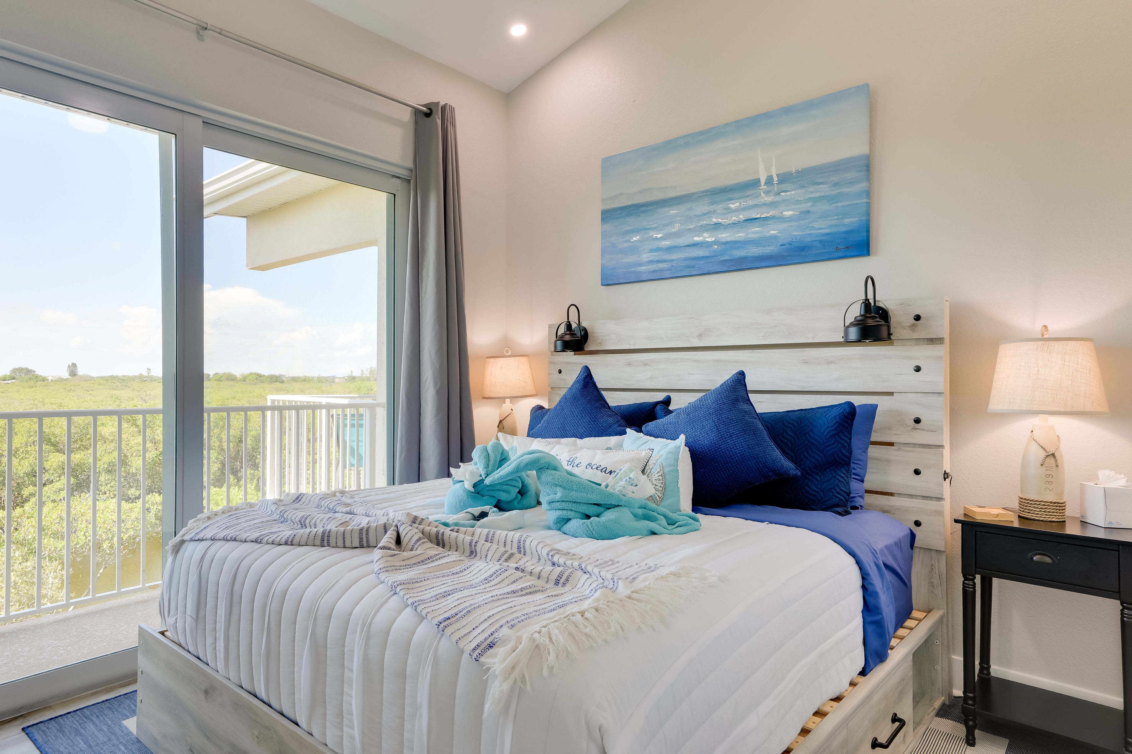 Bedroom 1 | King Bed | Upper Level