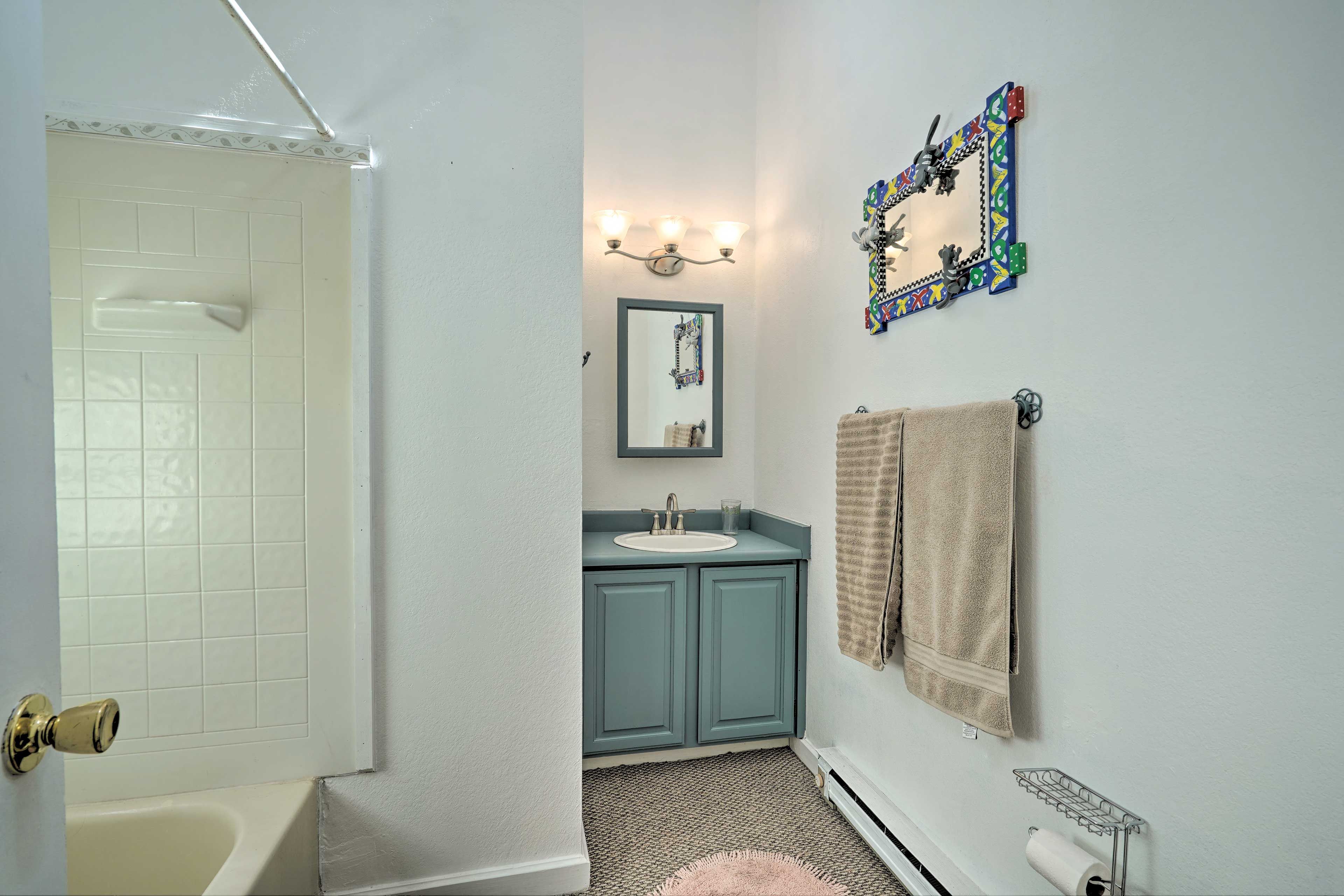 En-Suite Bathroom | Towels Provided