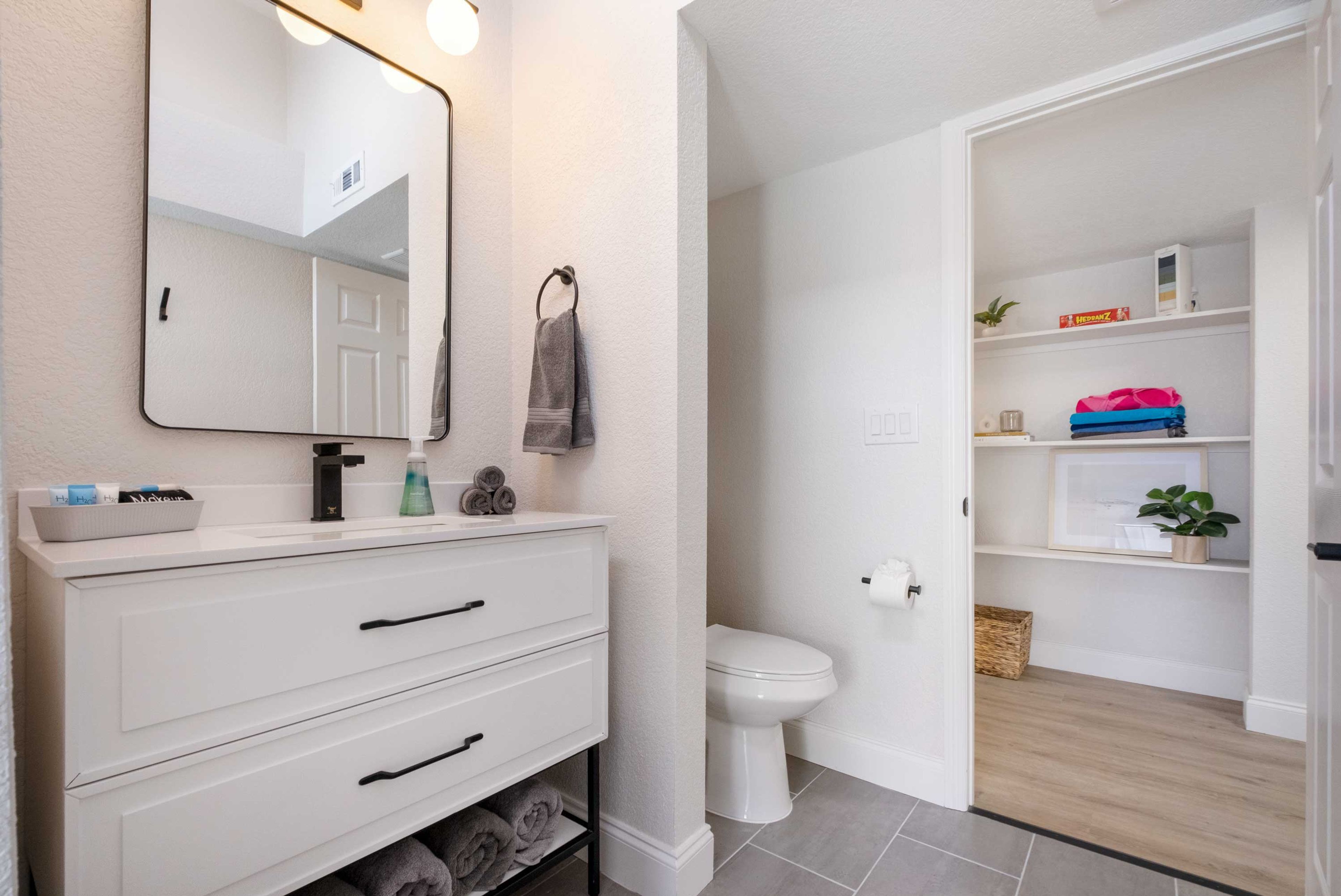 Full Bathroom | Towels Provided