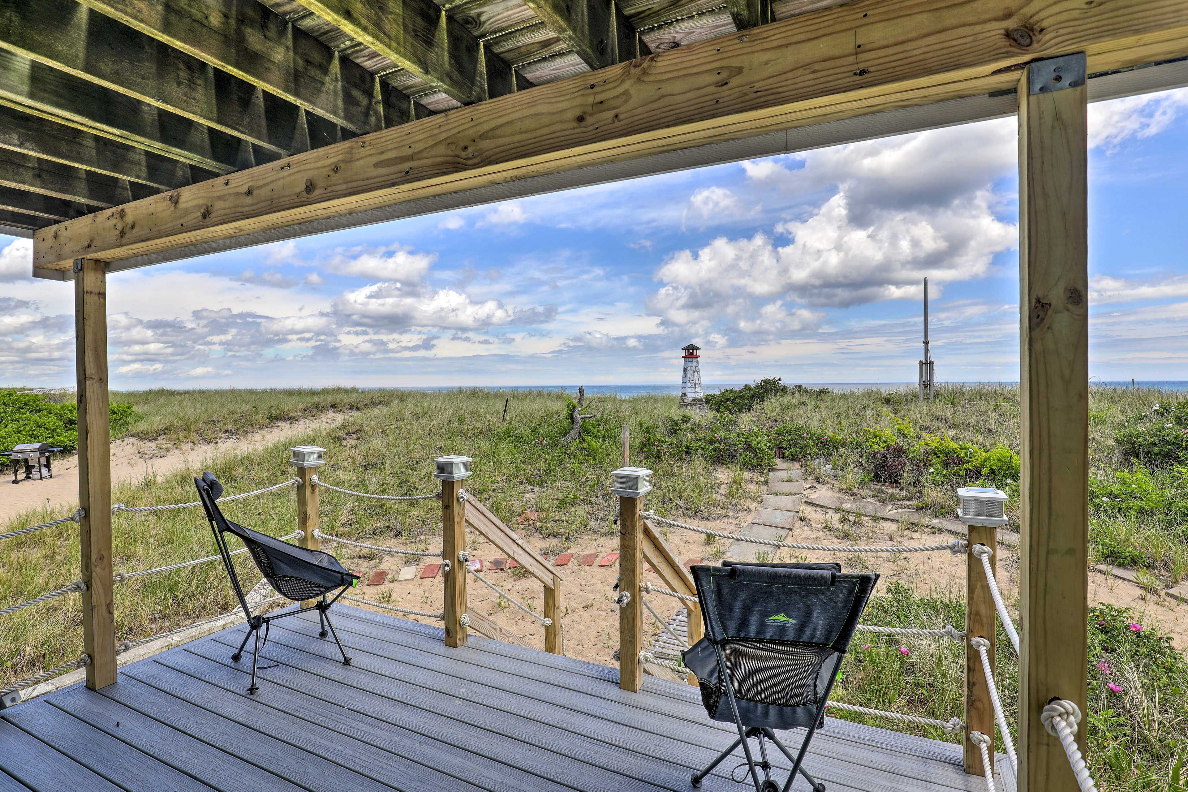 Salisbury Vacation Rental | 3BR | 1.5BA | 2,600 Sq Ft | Stairs Required