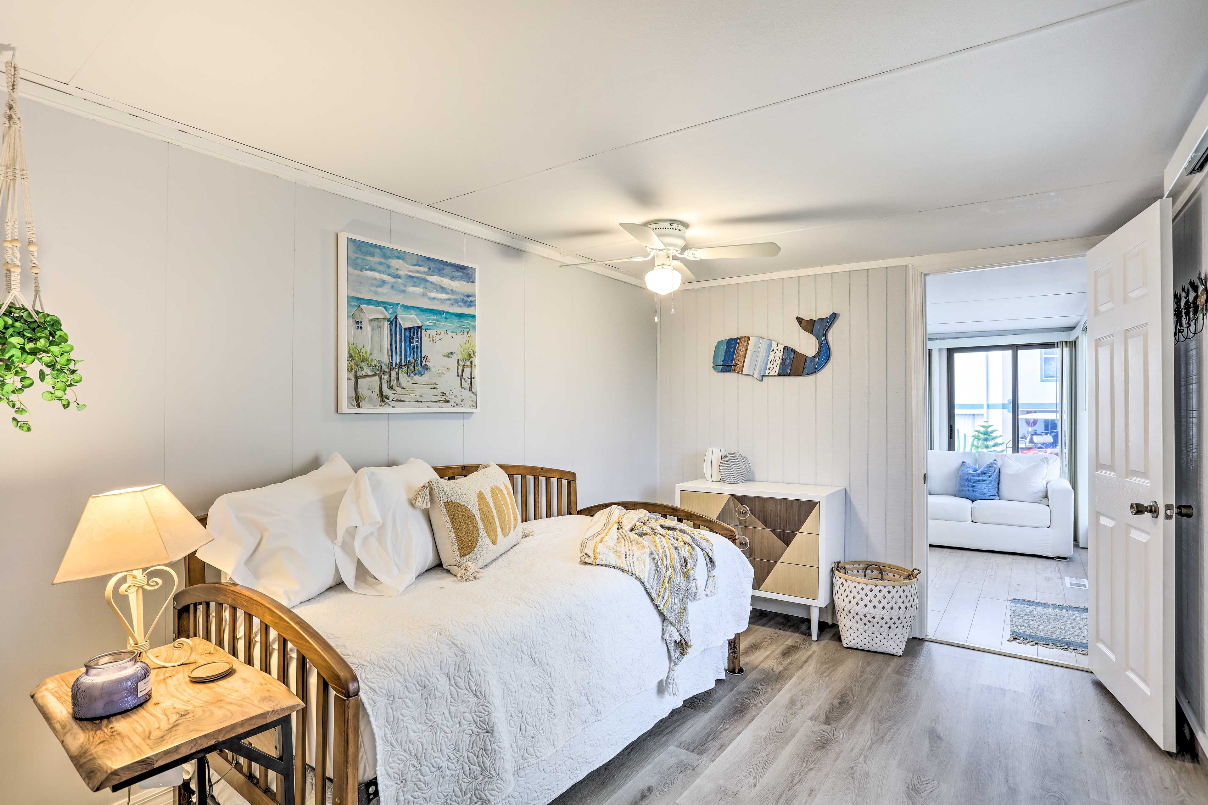 Bedroom 2 | Twin Daybed | Twin Trundle