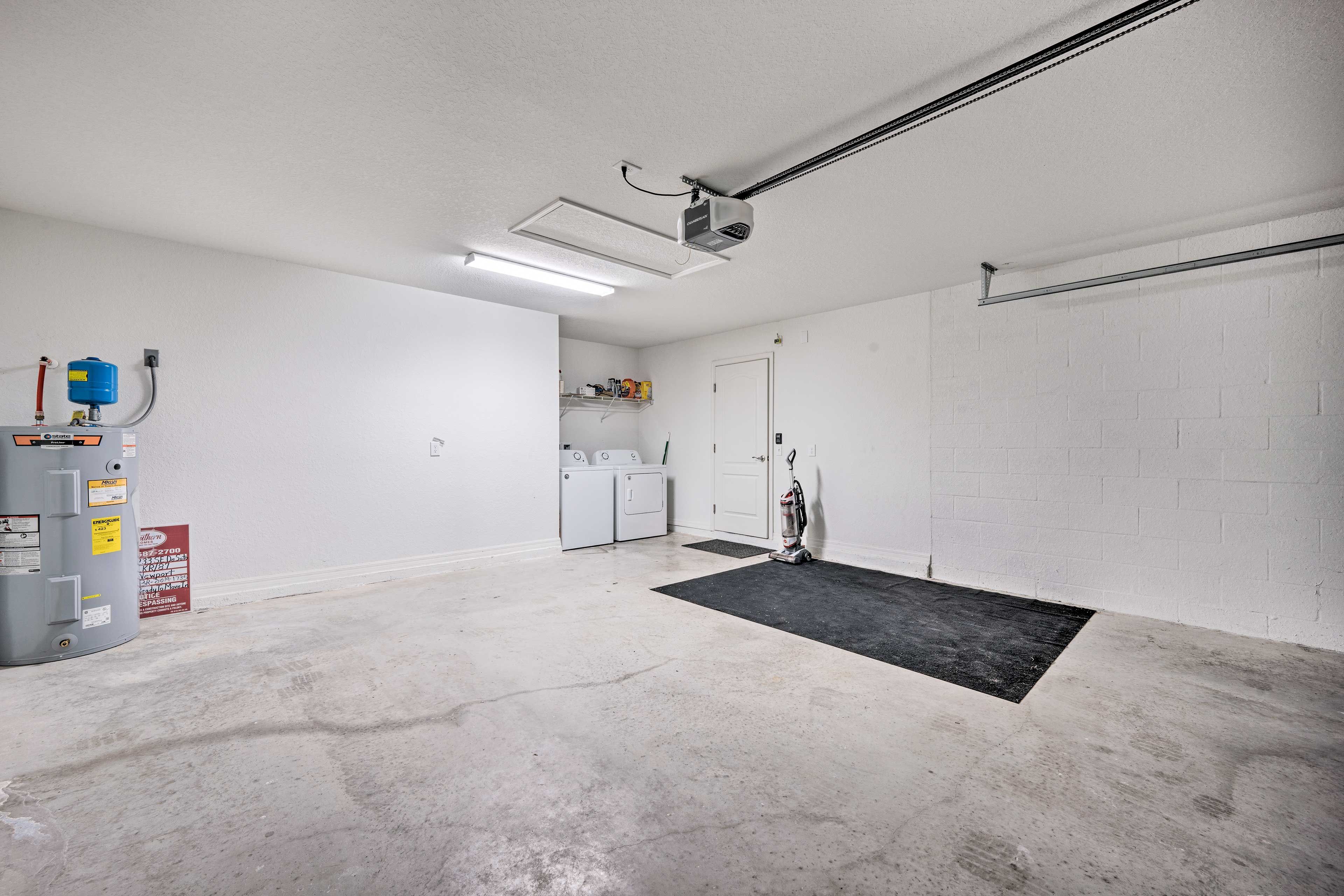 Garage (2 Vehicles) | Washer & Dryer