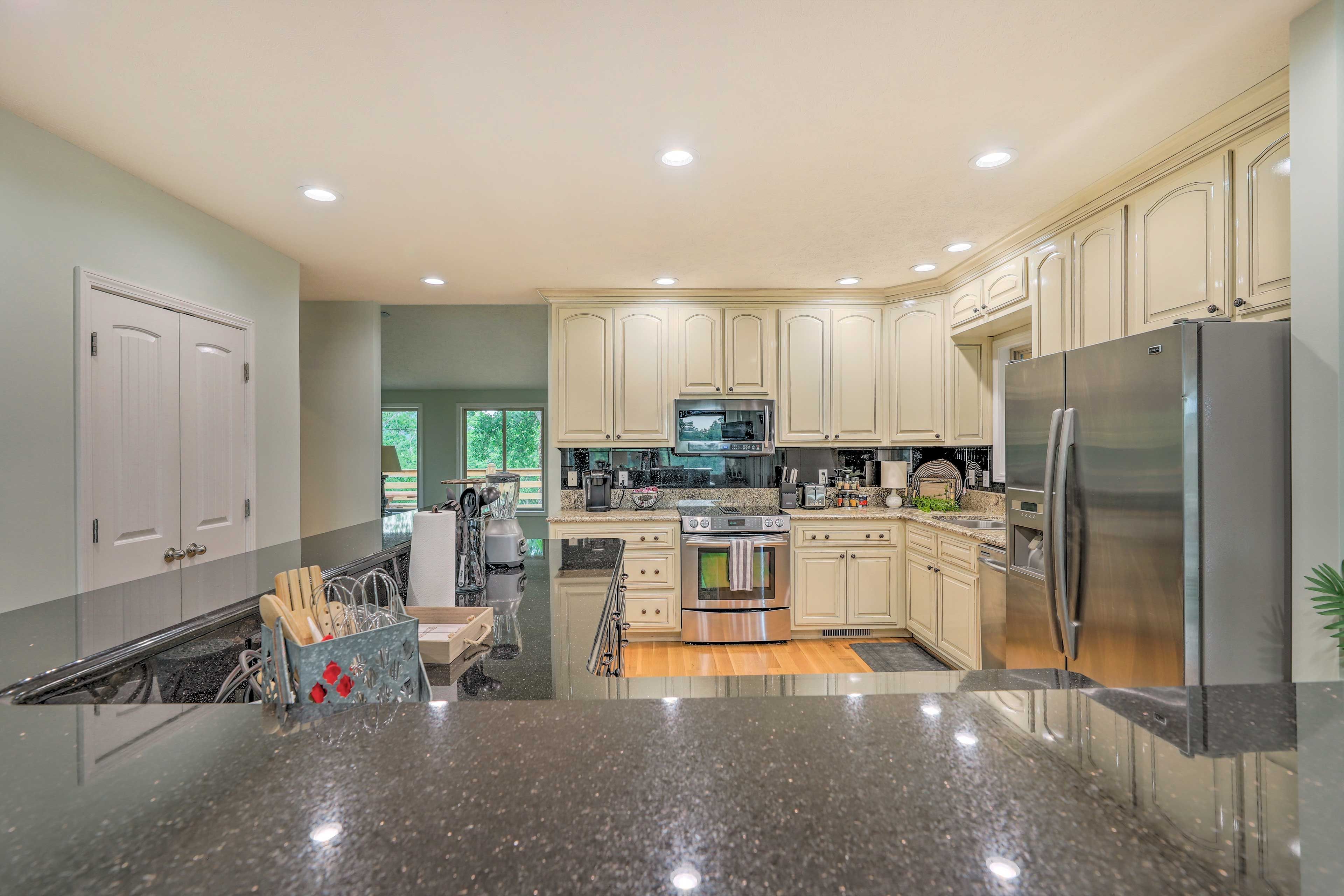 Kitchen | Coffee Maker | Spices | Blender