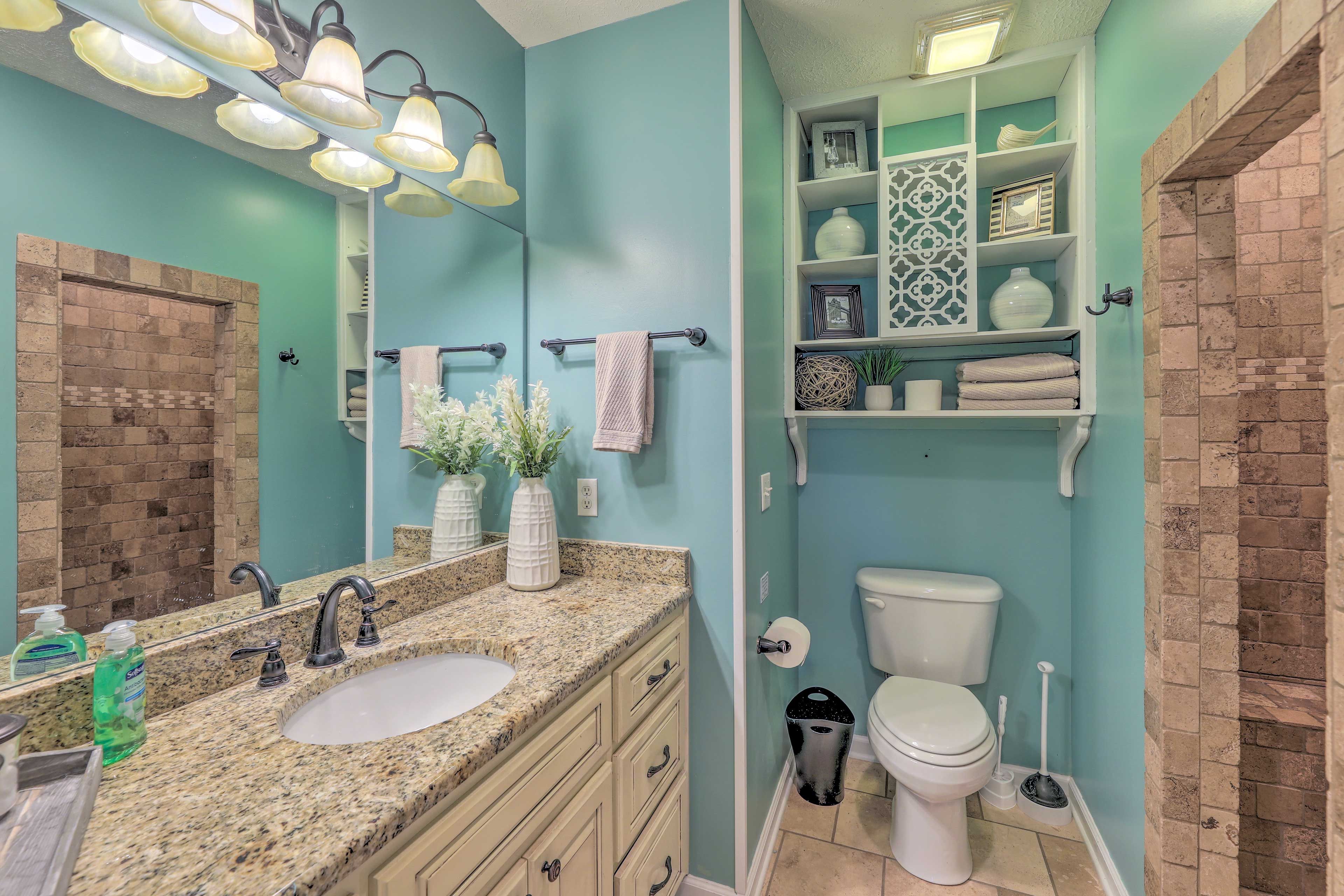 Full Bathroom | 1st Floor