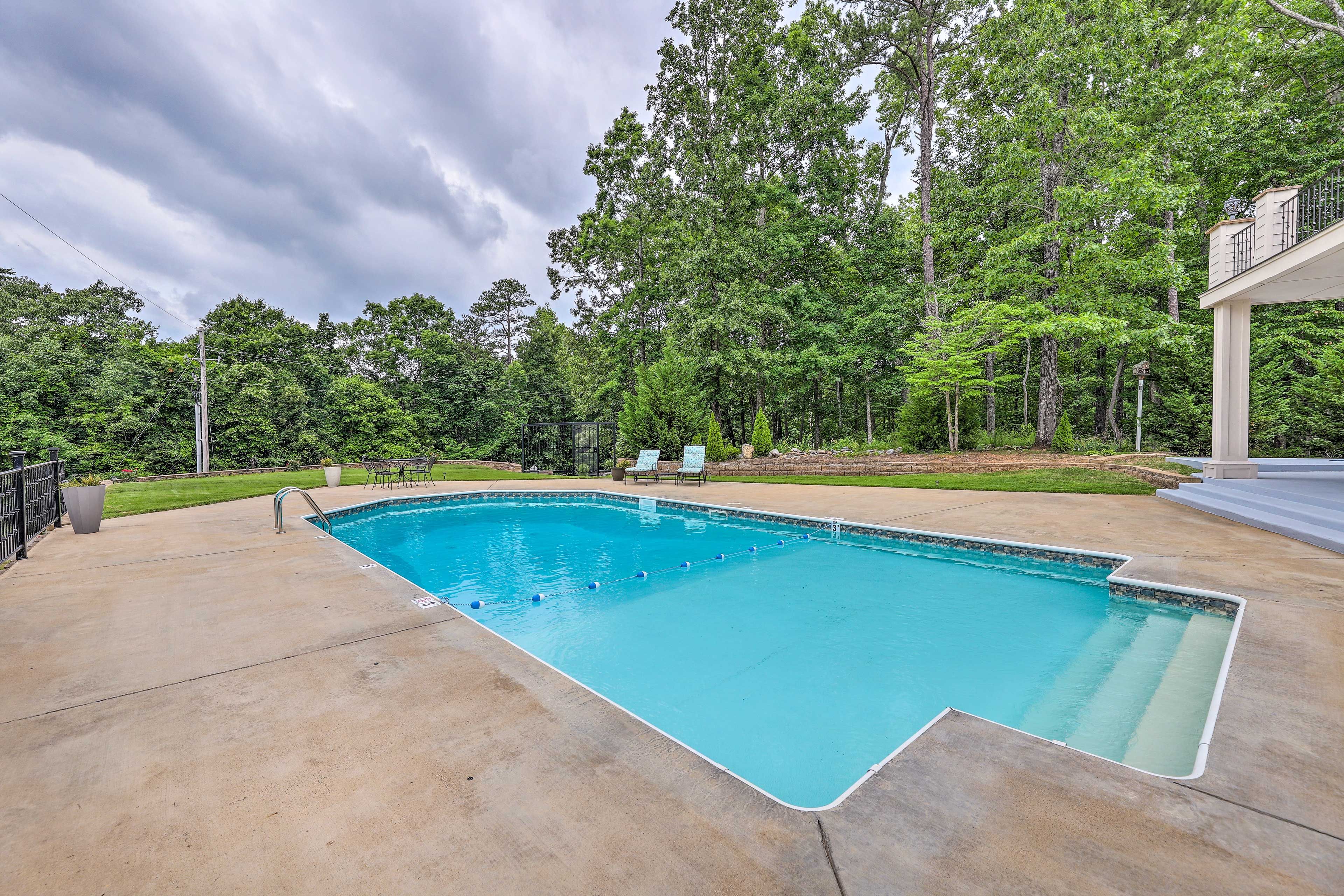 Seasonal Private Pool (Depth 3' - 9')
