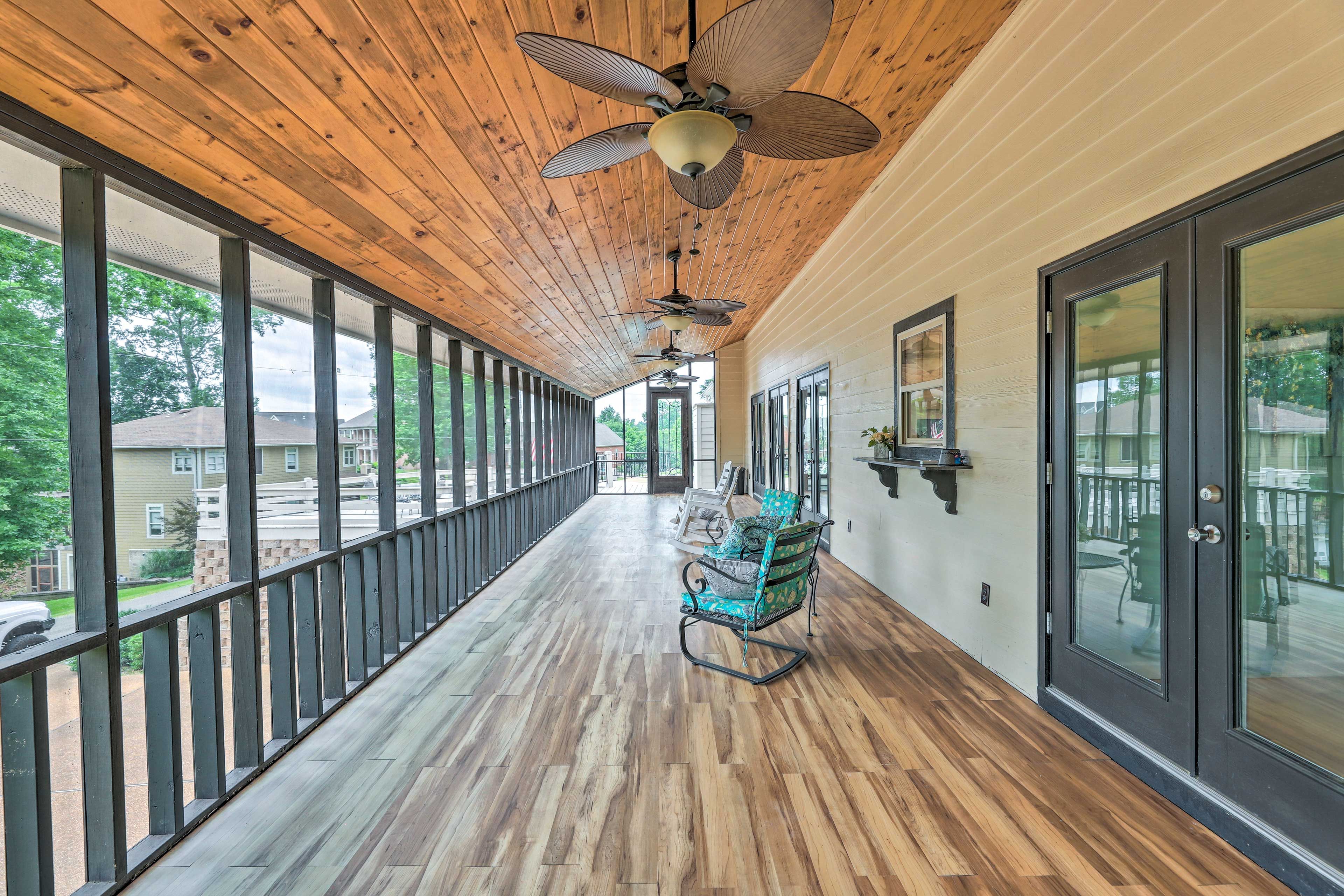 Screened-In Porch