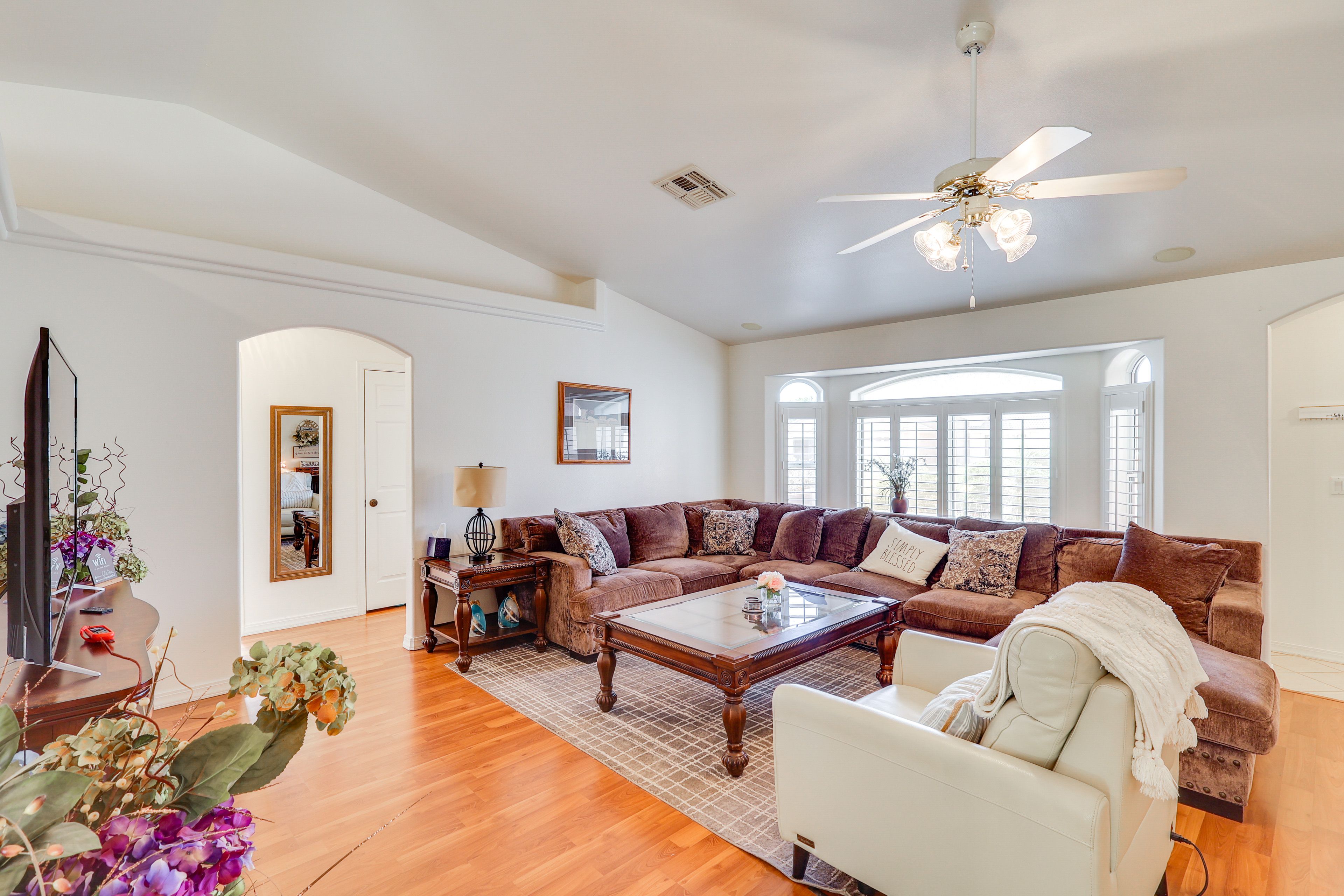 Living Room | Smart TV | Workstation | Free WiFi