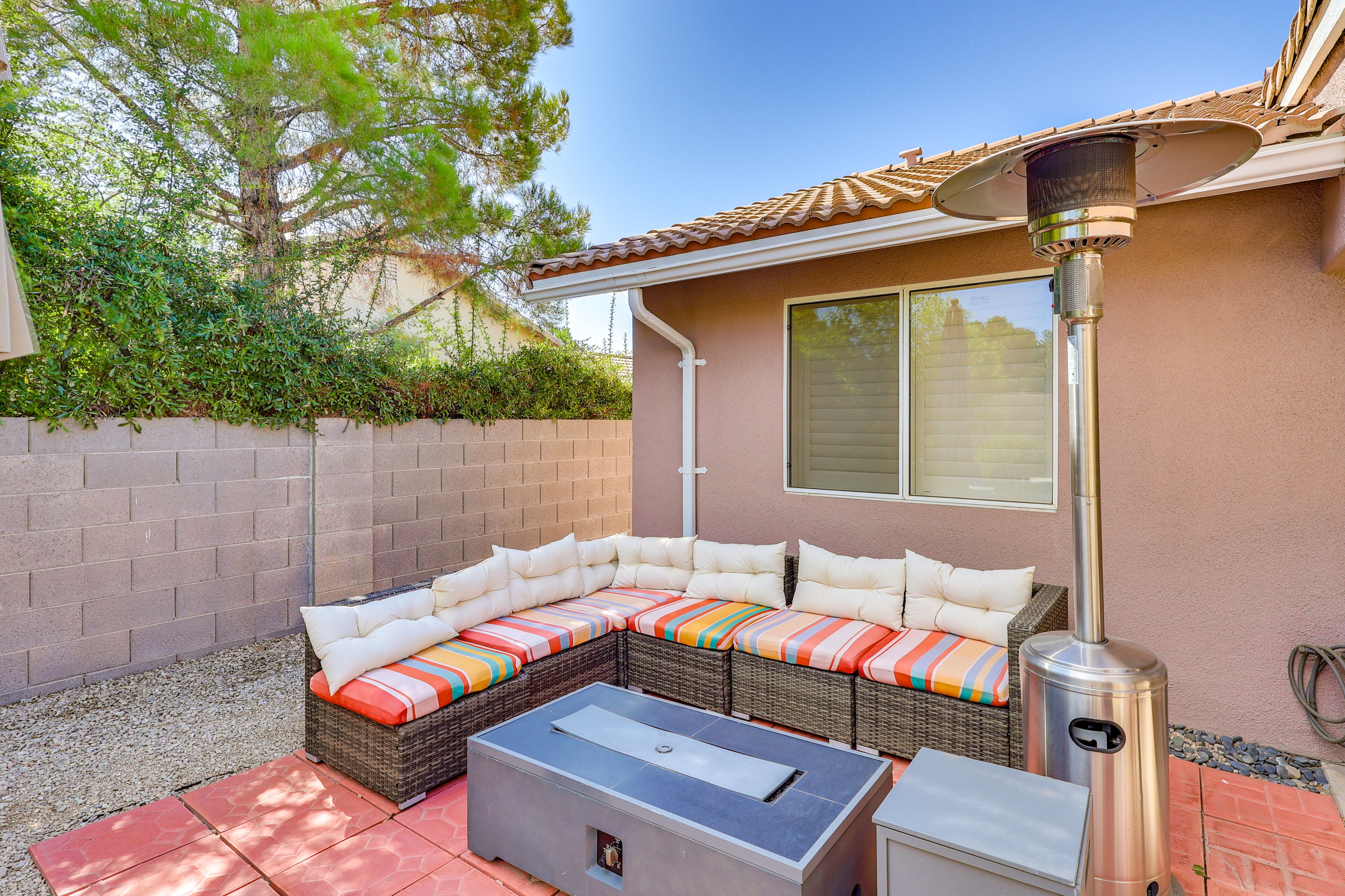Patio | Gas Fire Table | Umbrella | Lounge Seating