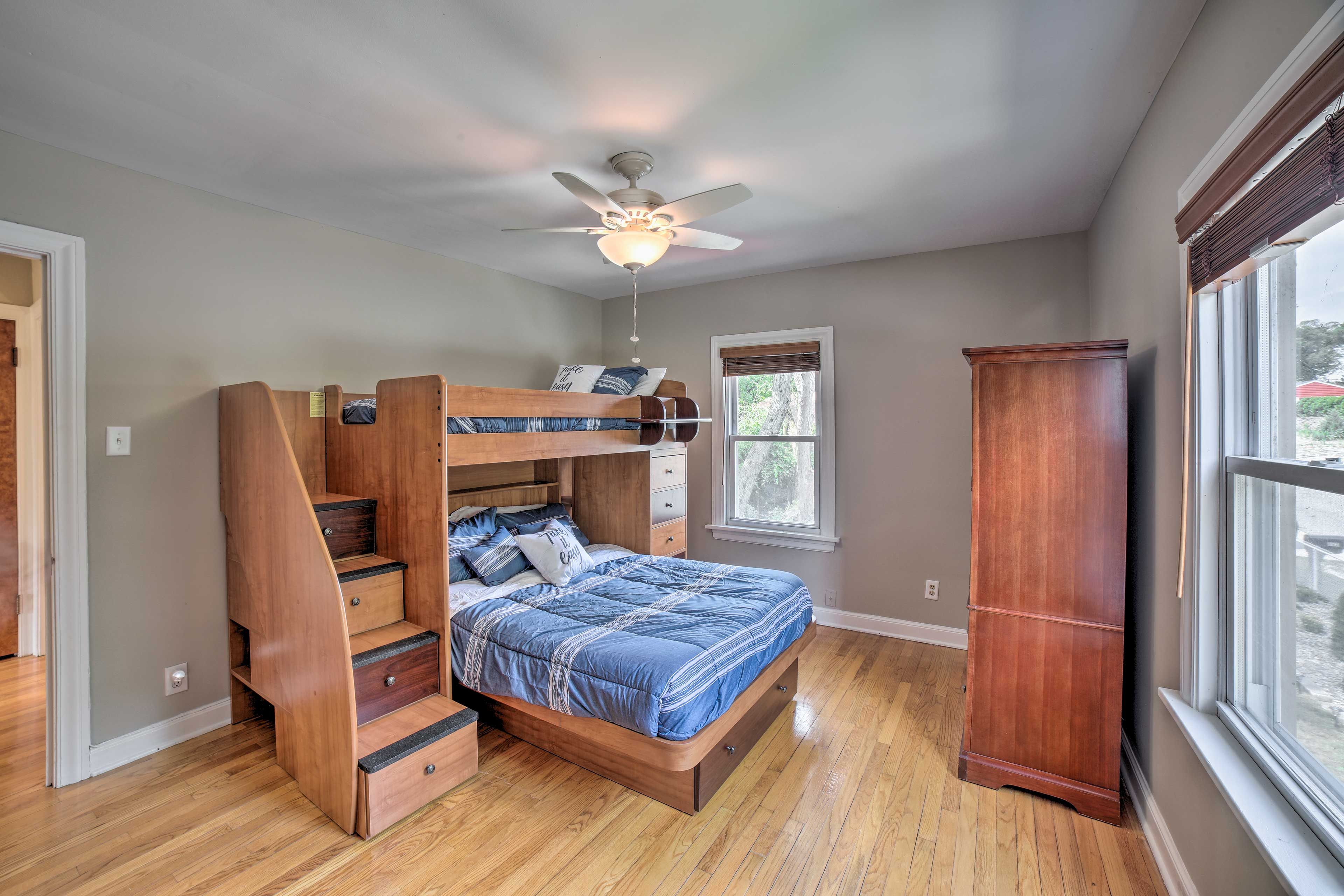Bedroom 3 | Twin/Full Bunk Bed | 2nd Floor