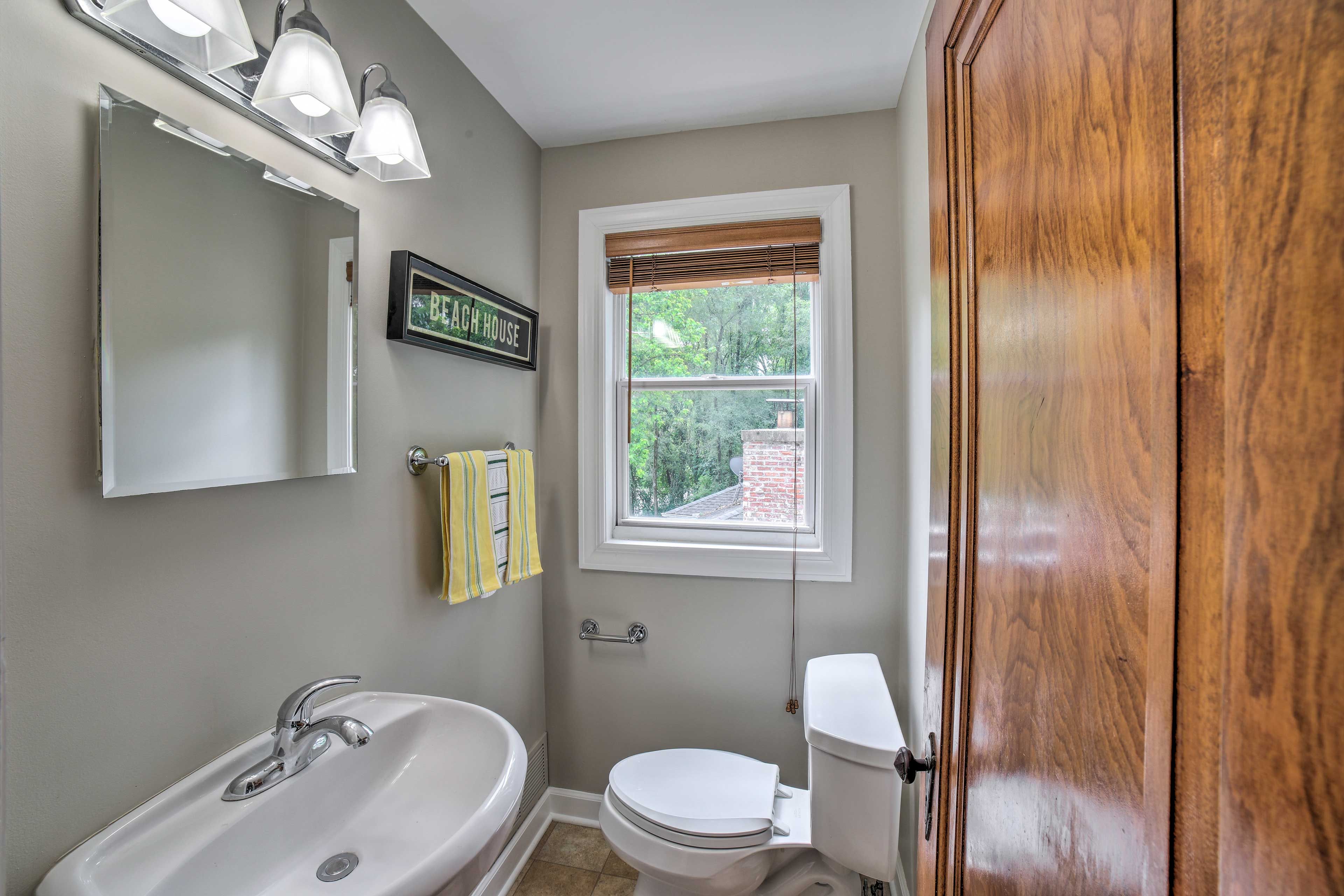 Half Bathroom | 1st Floor