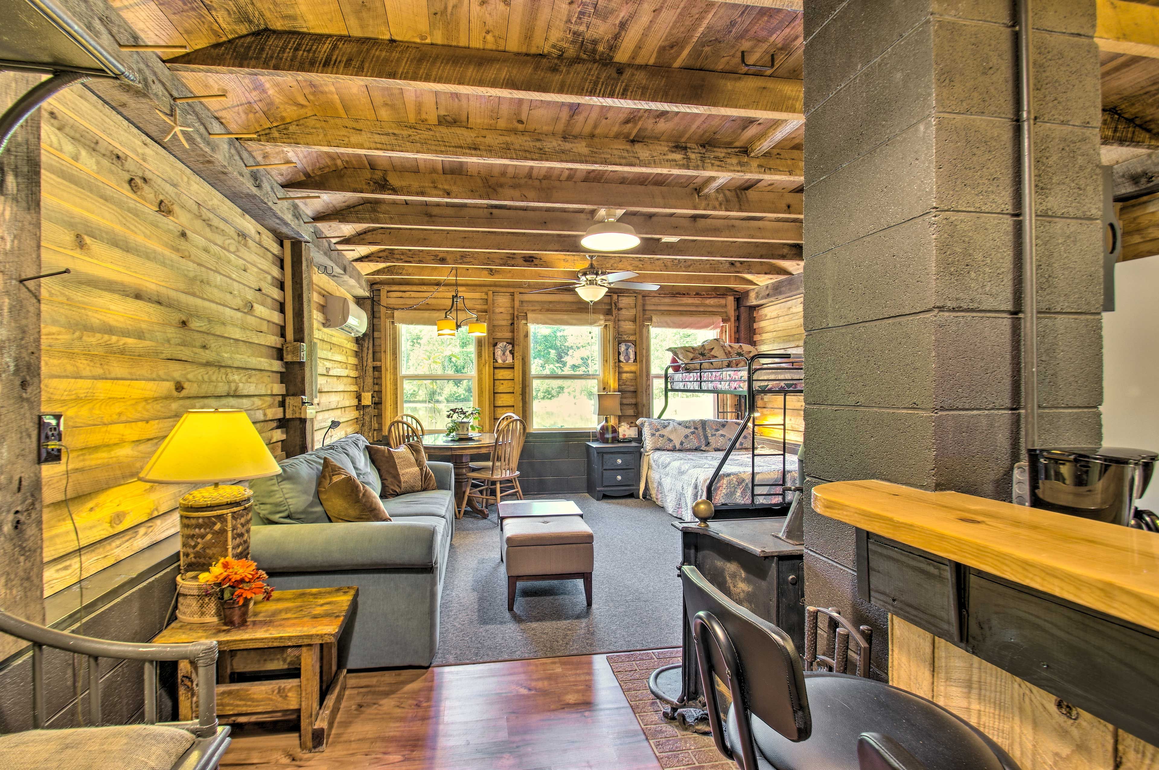 Studio | Central Heating & A/C | Queen Memory Foam Sleeper Sofa