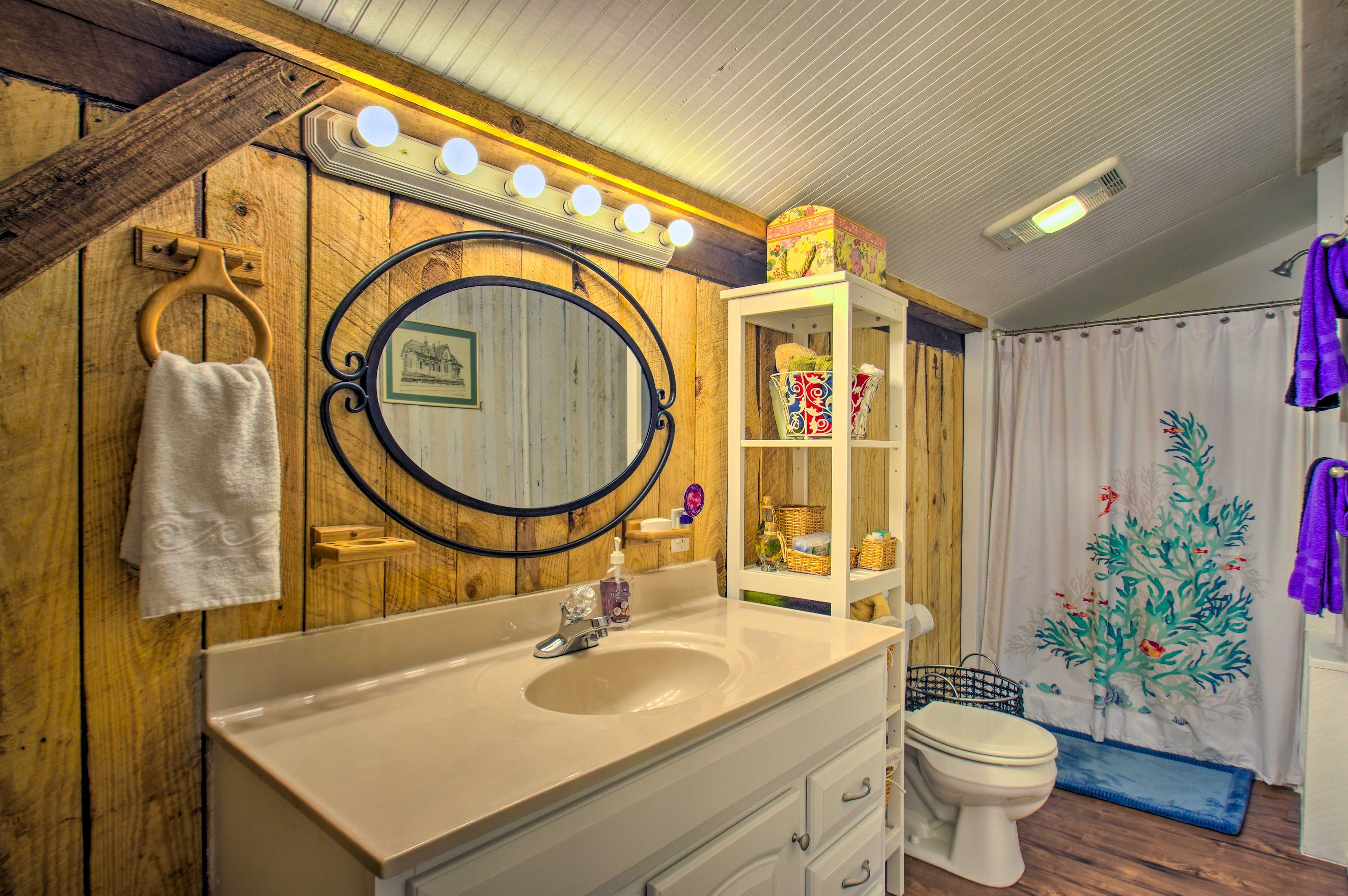 Bathroom | Complimentary Toiletries | Towels Provided