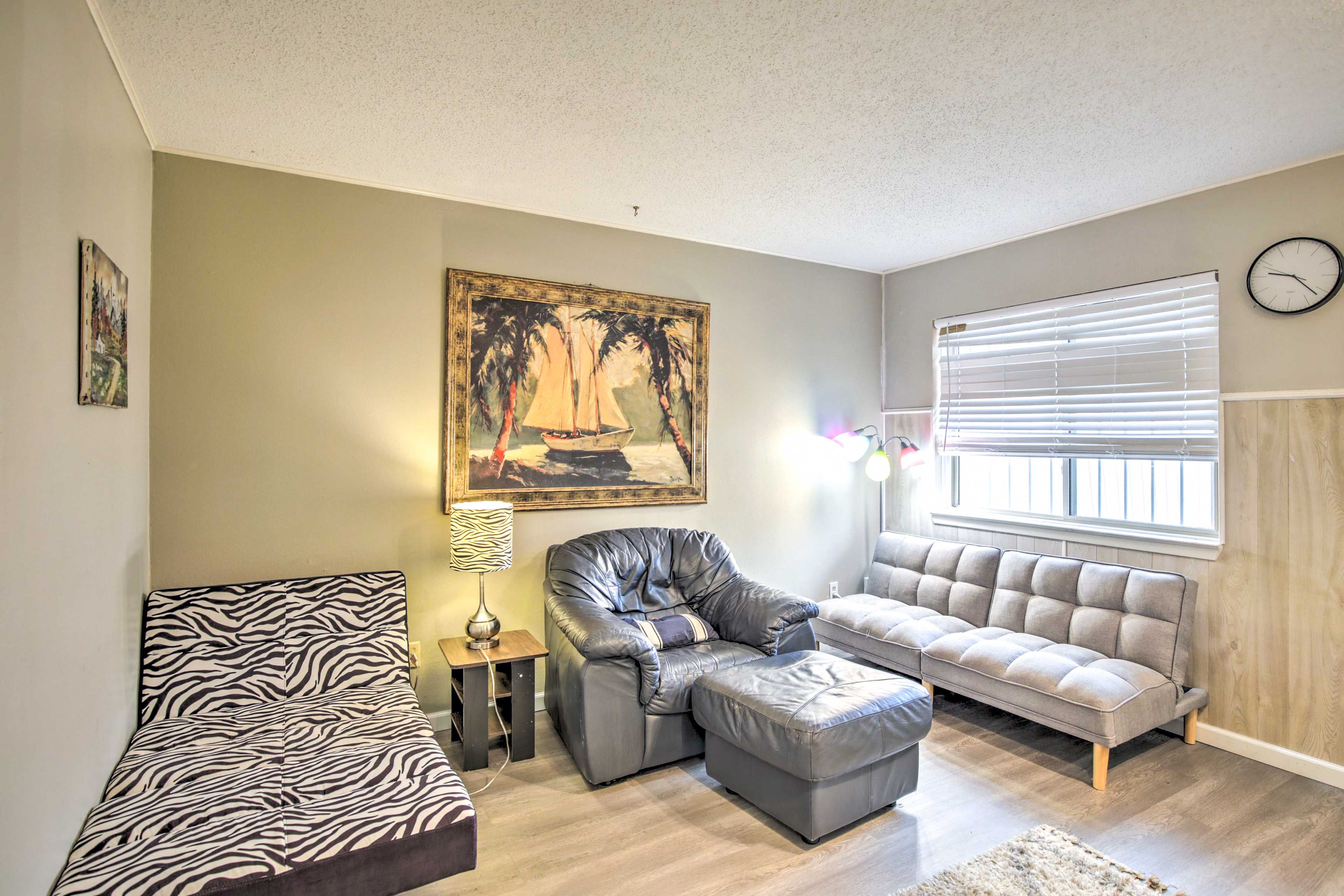 Bonus Room | Full Futon | Additional Sleeping | Twin Rollaway Bed