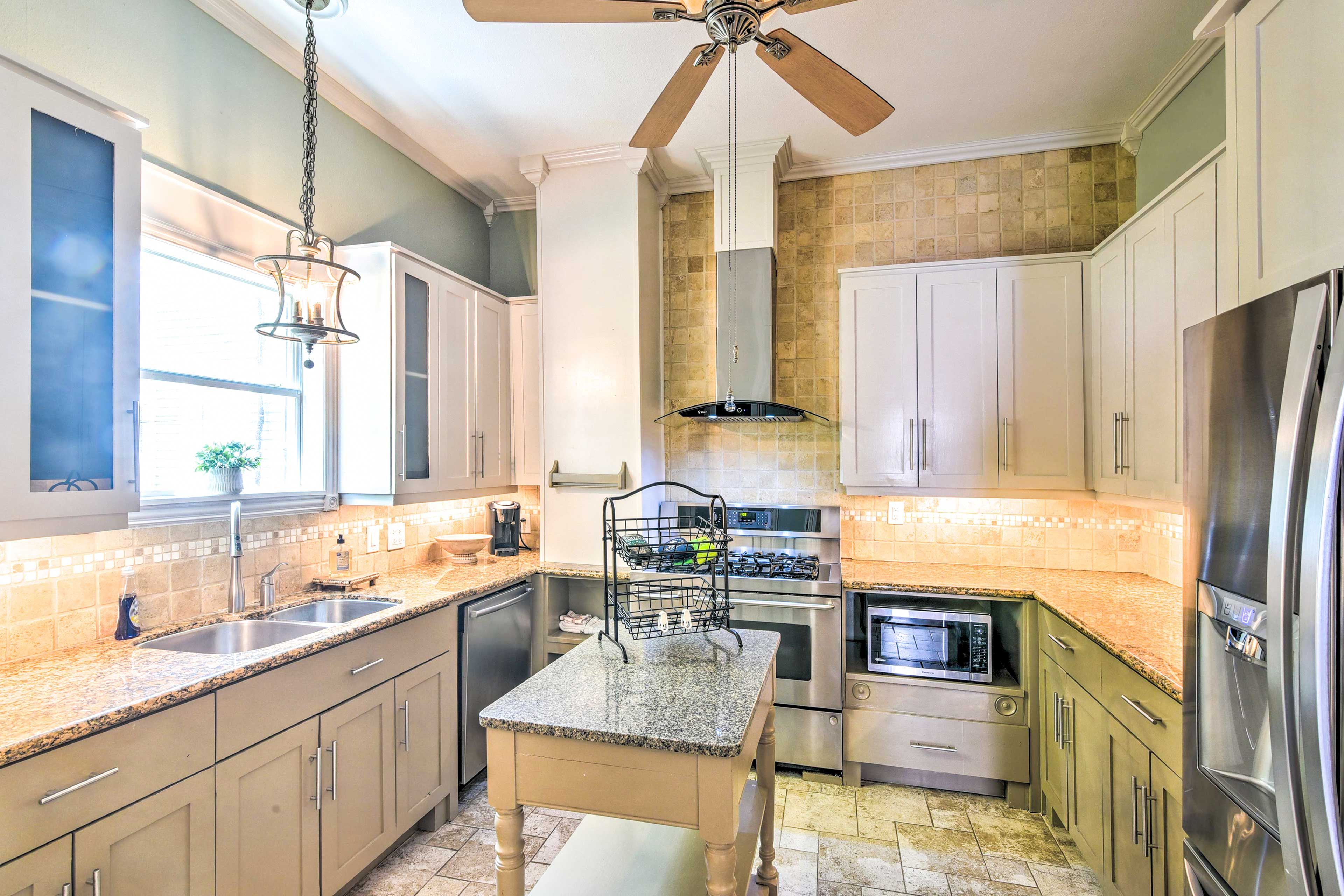 Kitchen | 1st Floor | Fully Equipped | Coffee Maker | Toaster | Cooking Basics
