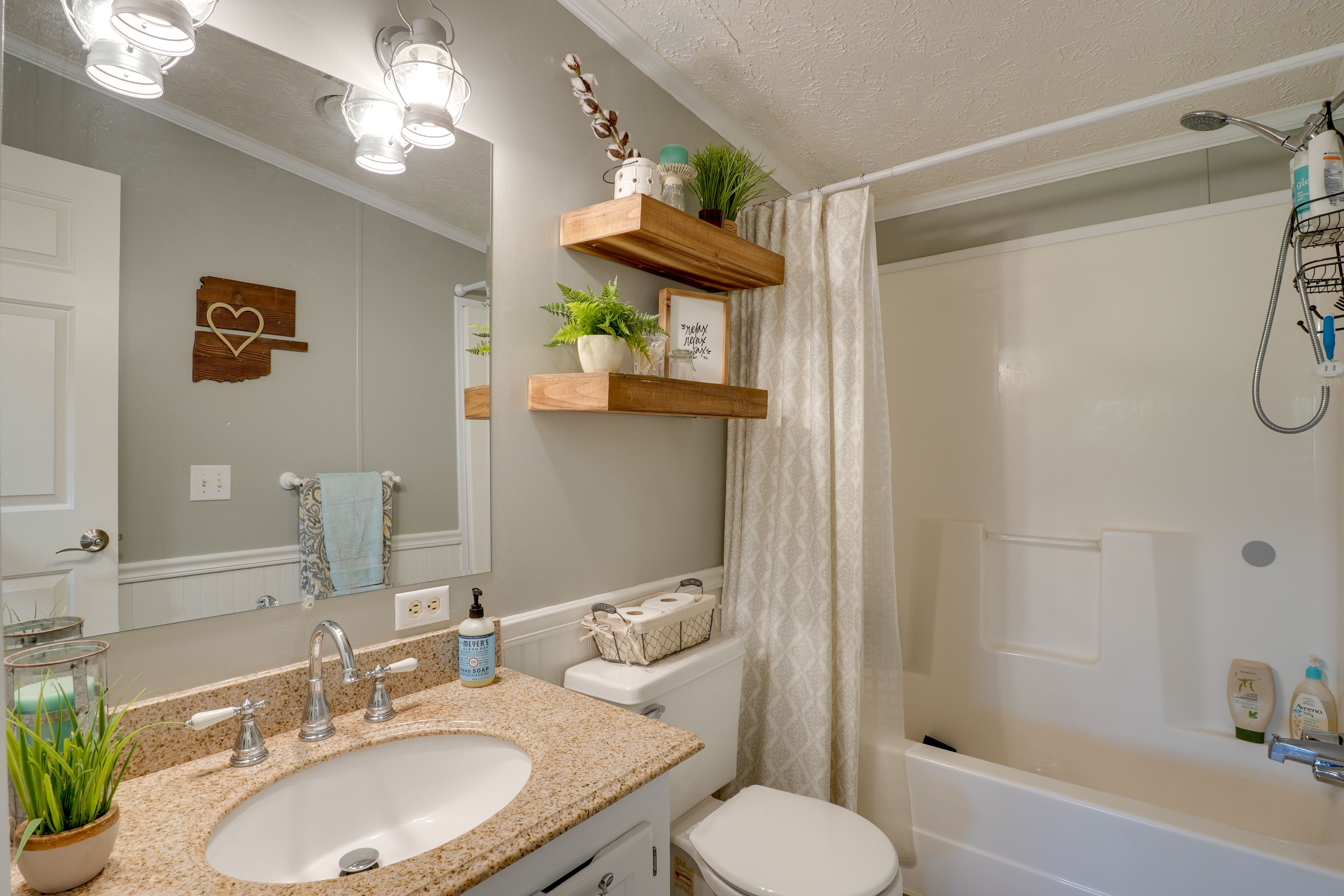 Full Bathroom | Grab Rail in Shower