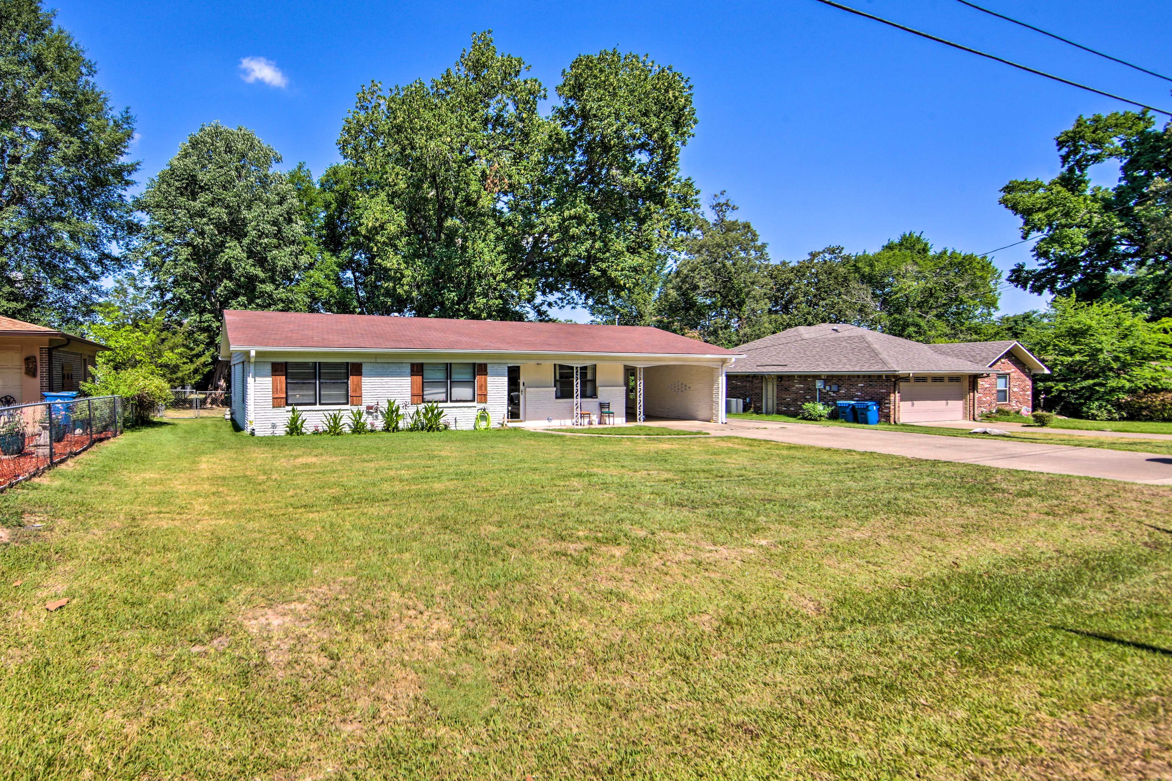 Property Exterior | Carport (1 Vehicle) | Driveway Parking (3 Vehicles)