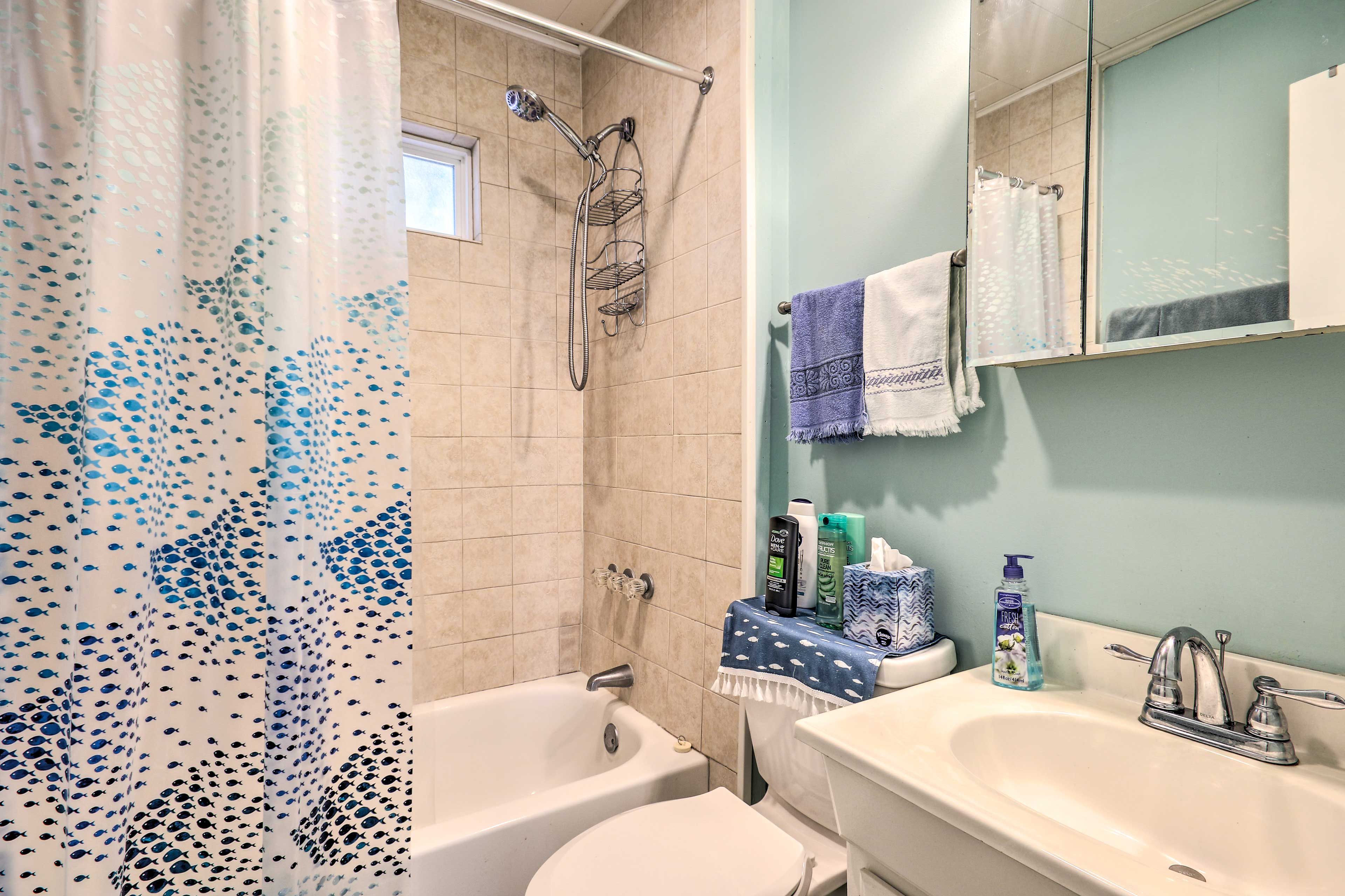 Bathroom | Complimentary Toiletries | Towels Provided