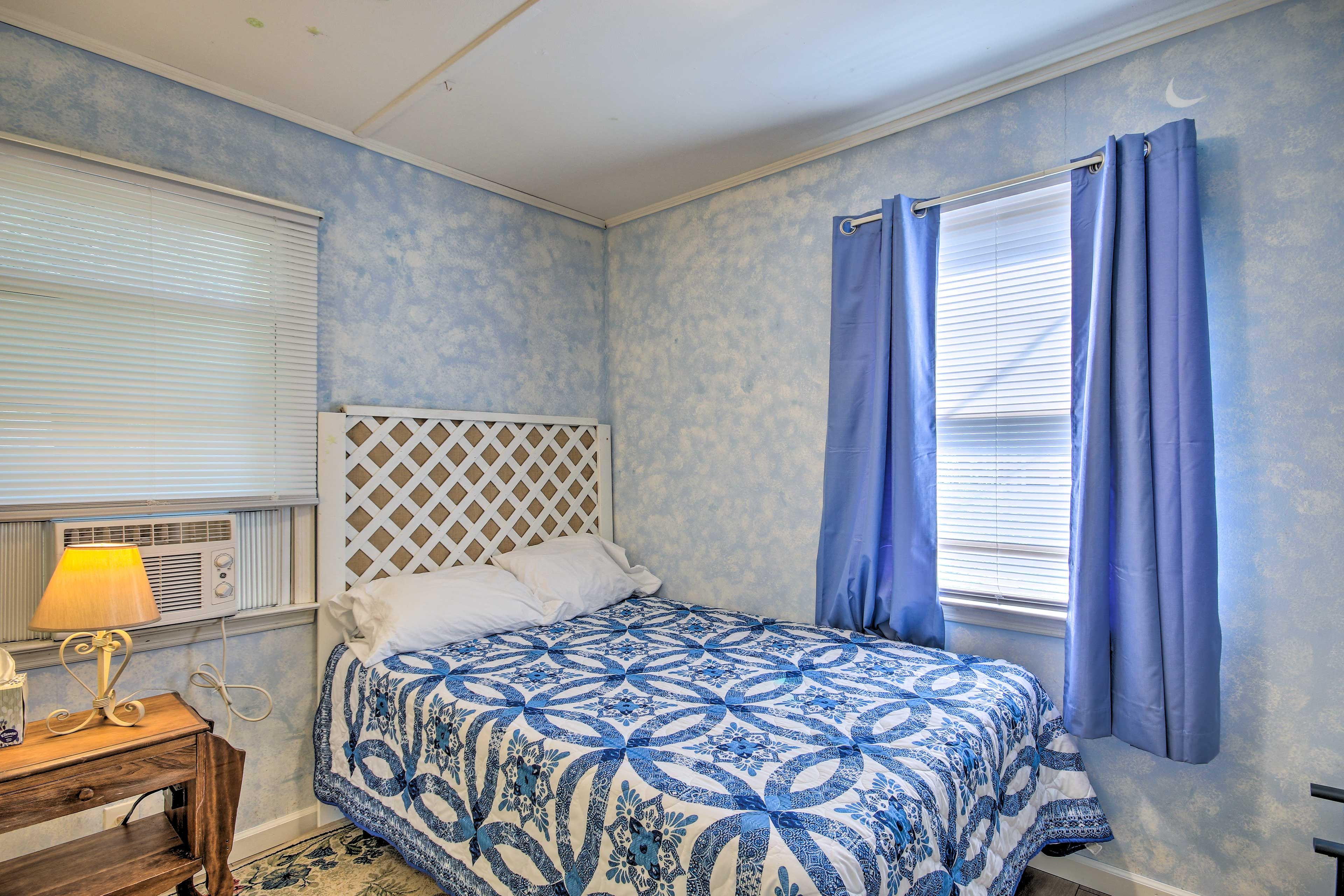 Bedroom 1 | Queen Bed | Linens Provided