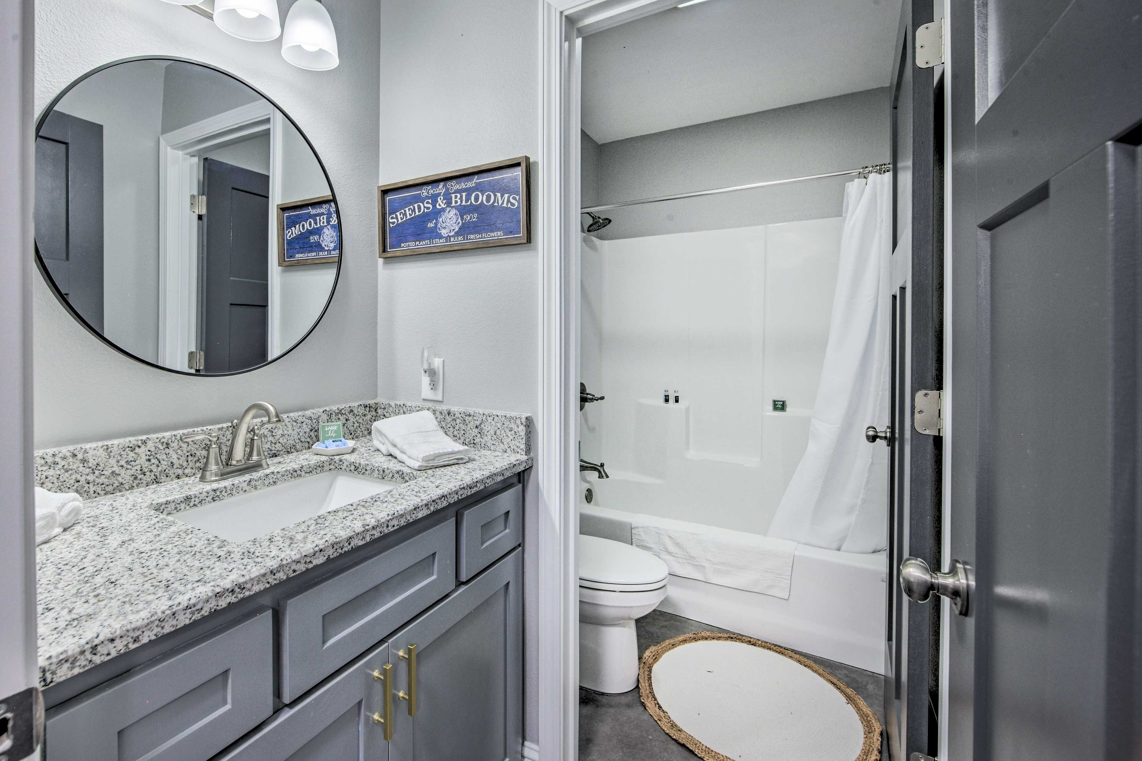 Bathroom | Towels Provided